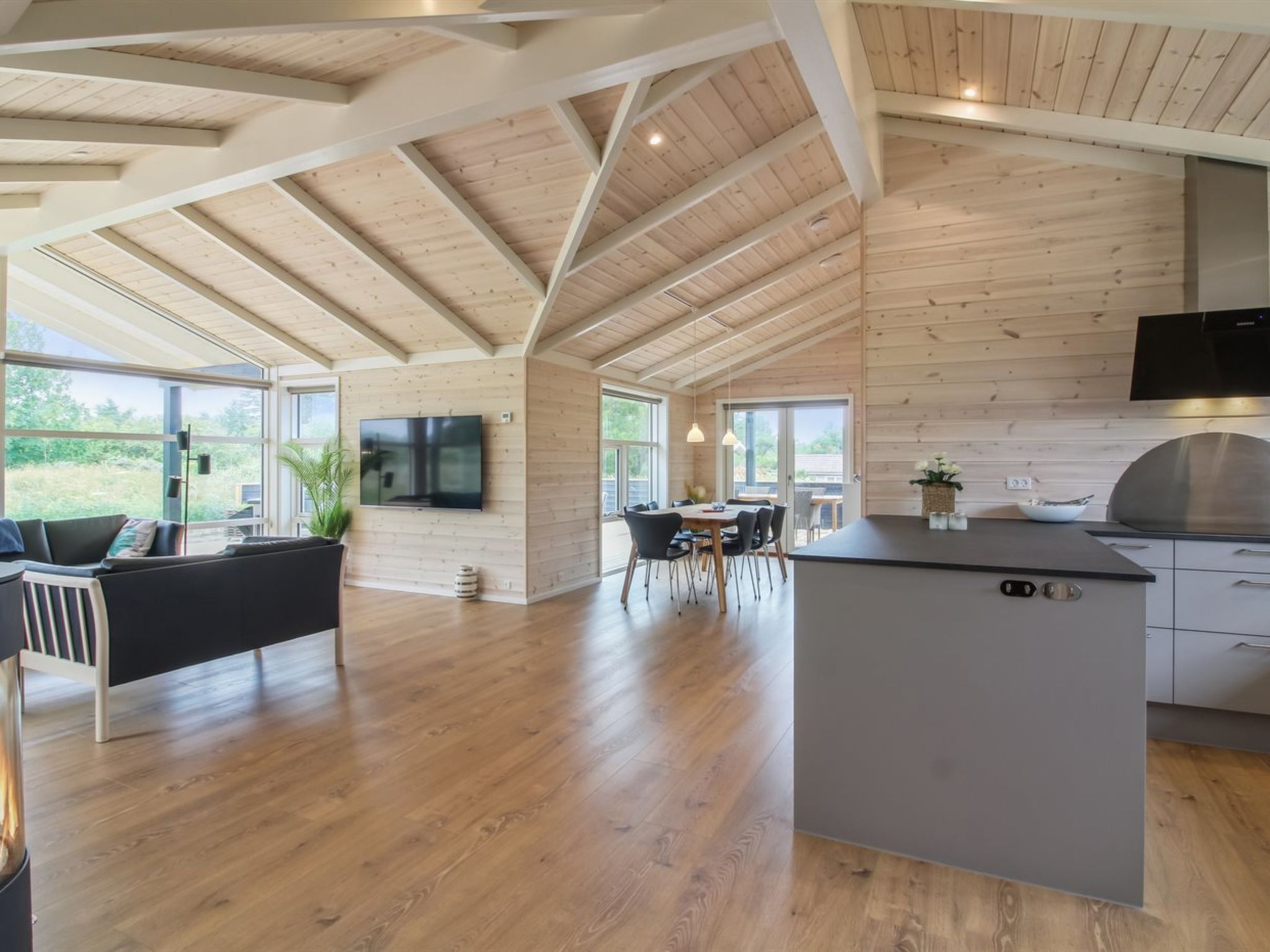 "Heriest" - 1.2km from the sea - Drinnen