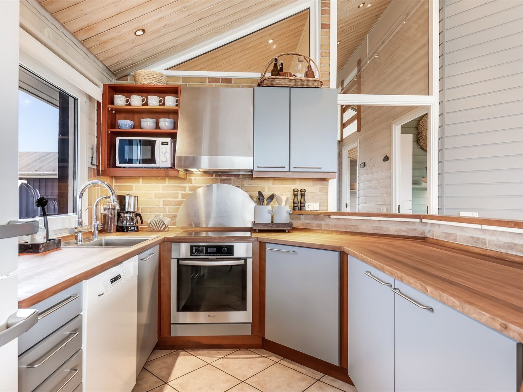 "Aster" - 150m from the sea - Drinnen