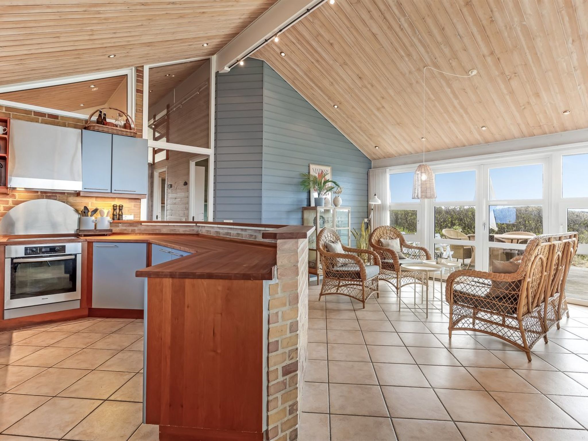 "Aster" - 150m from the sea - Drinnen