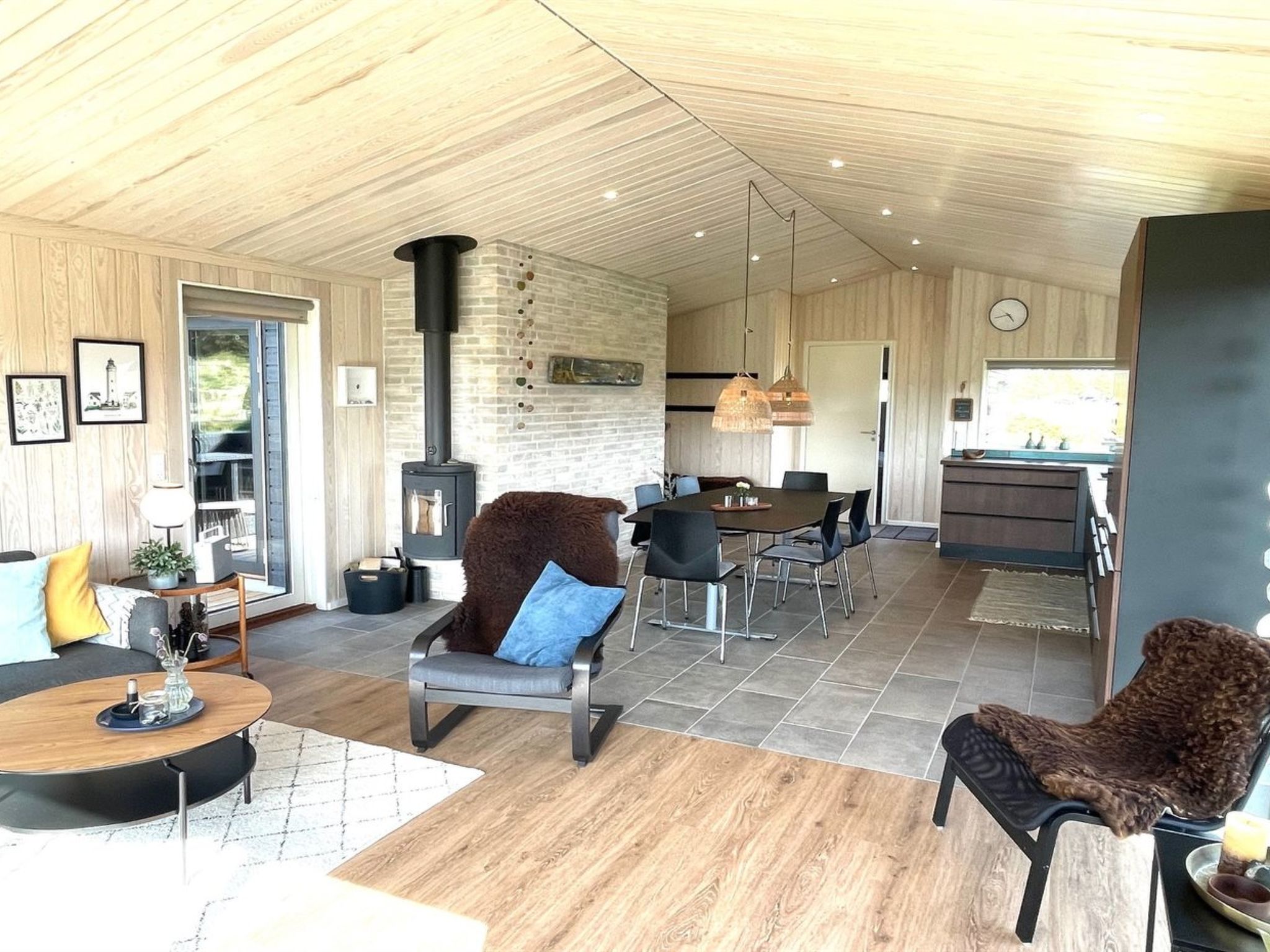 "Hinda" - 1.2km from the sea - Drinnen