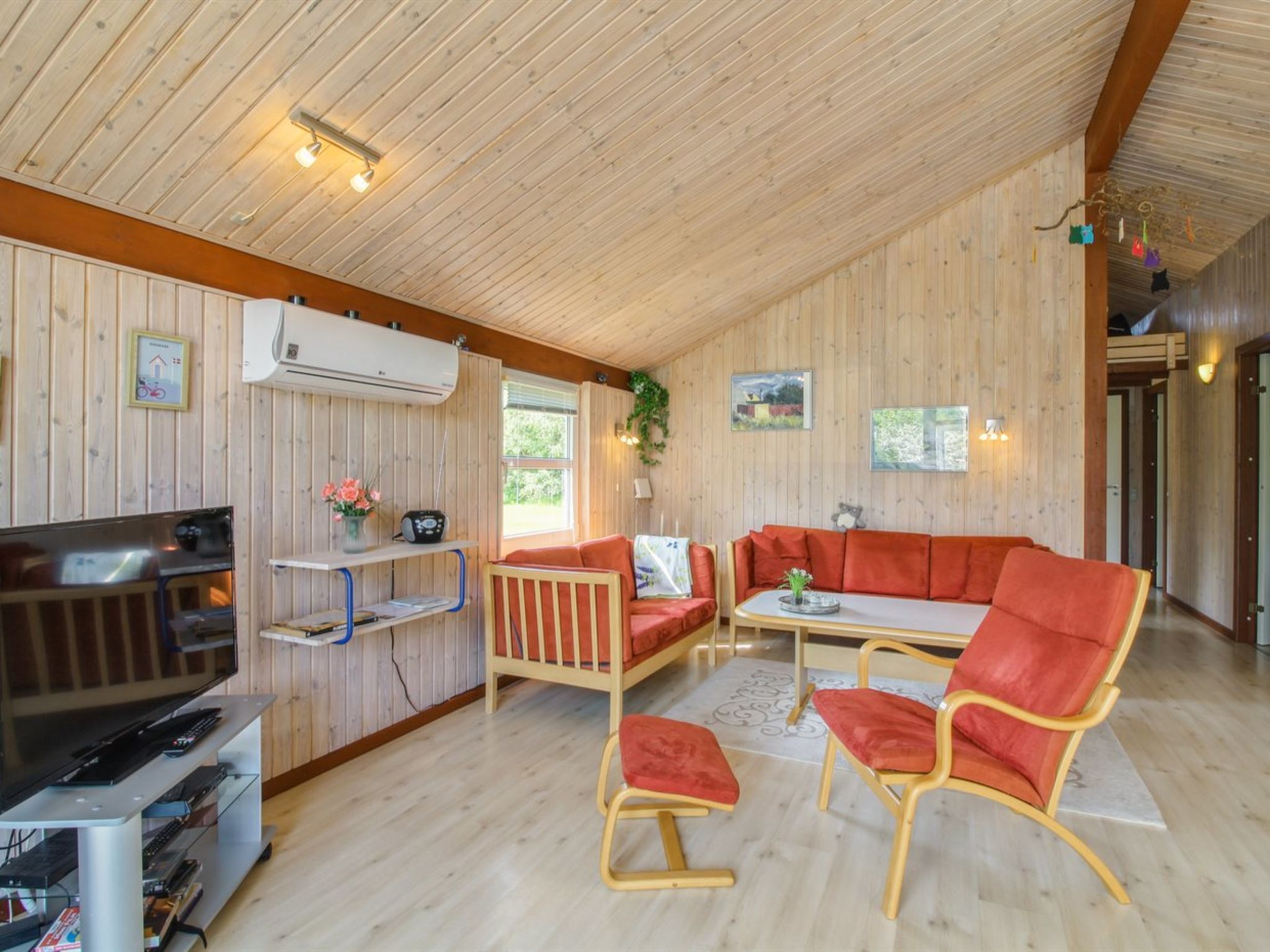 "Menka" - 1.3km from the sea - Binnen