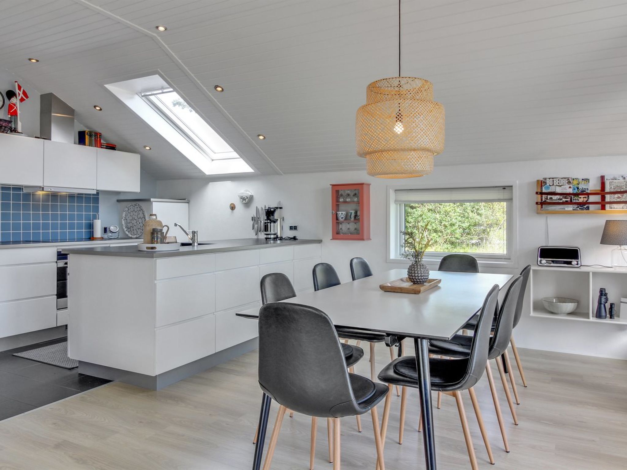 "Harmen" - 1.1km from the sea