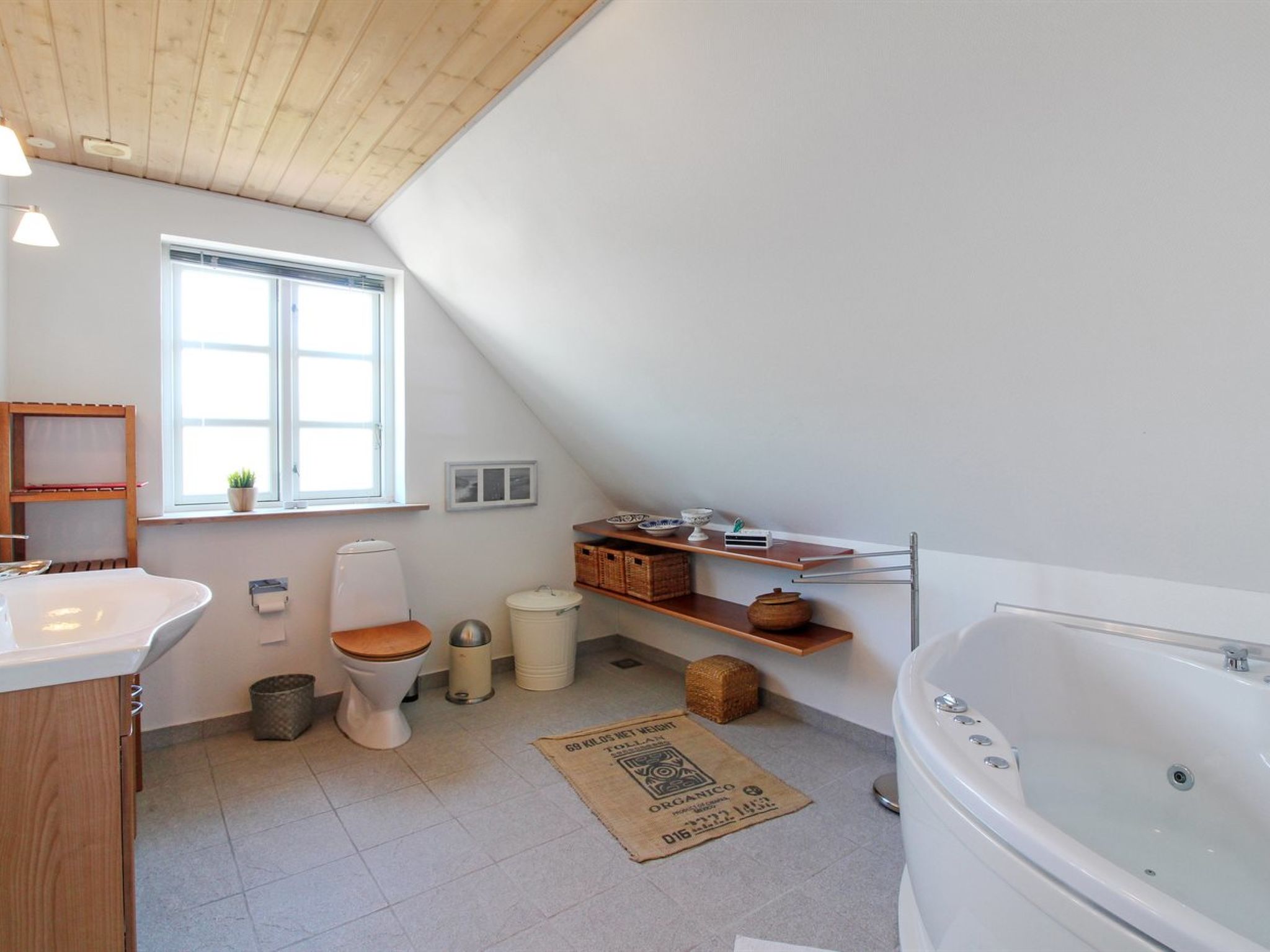 Photo of "Othelia" - 1.8km from the sea