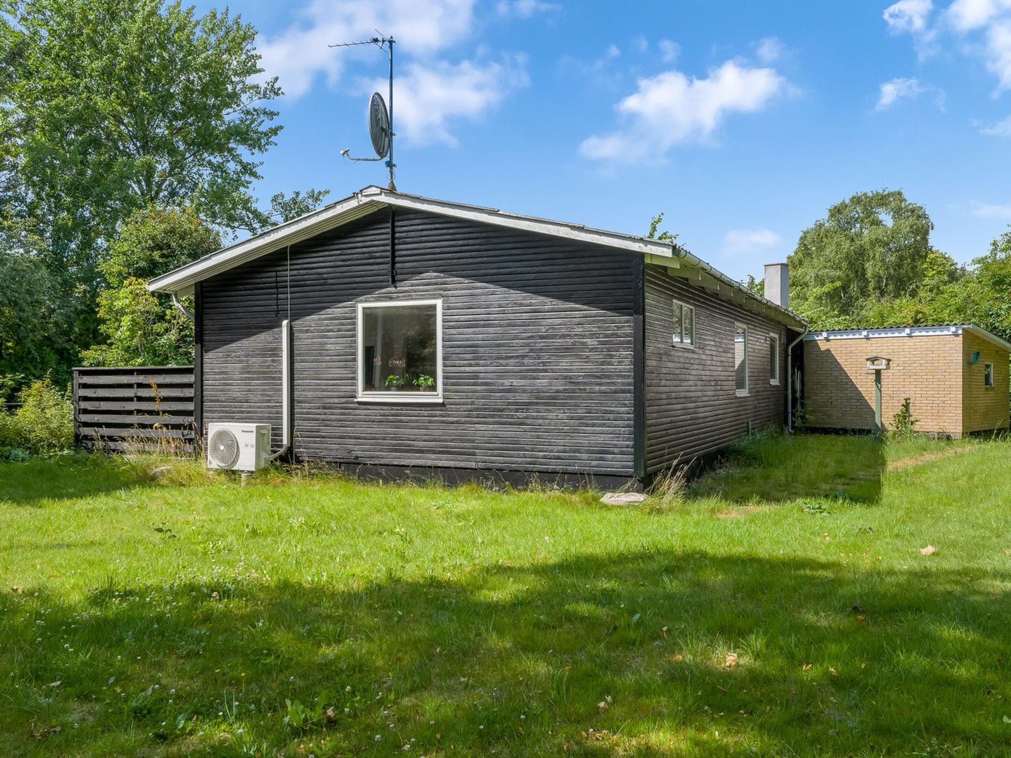 "France" - 5km from the sea-Buiten