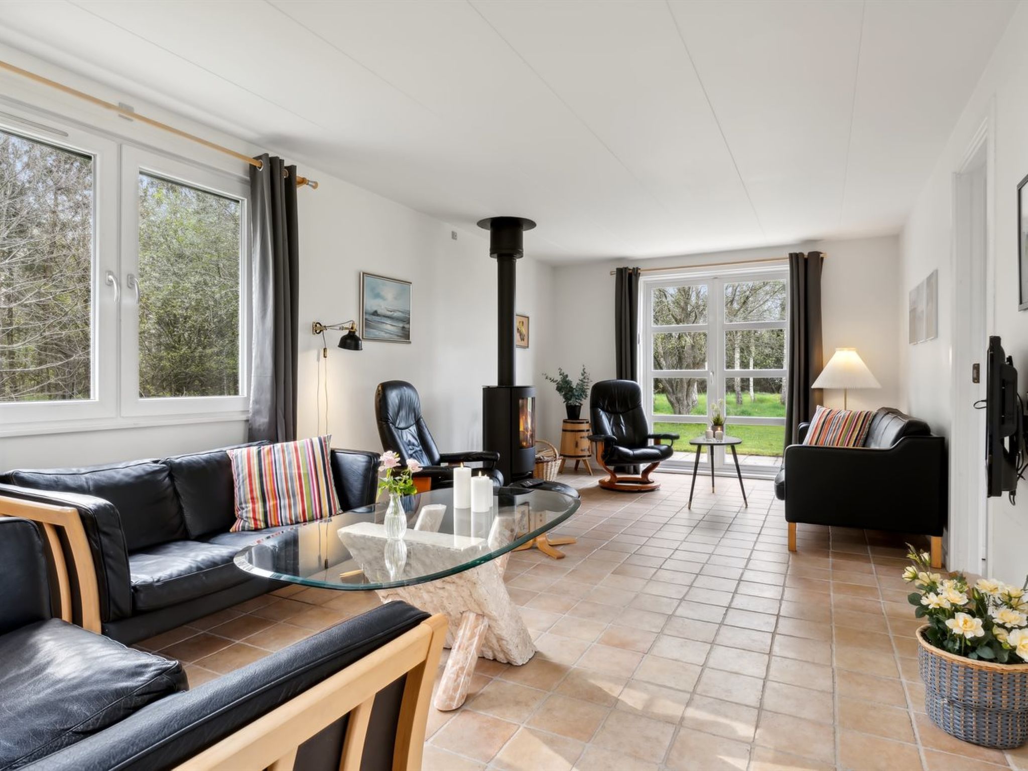 "Merrit" - 350m from the sea-Binnen