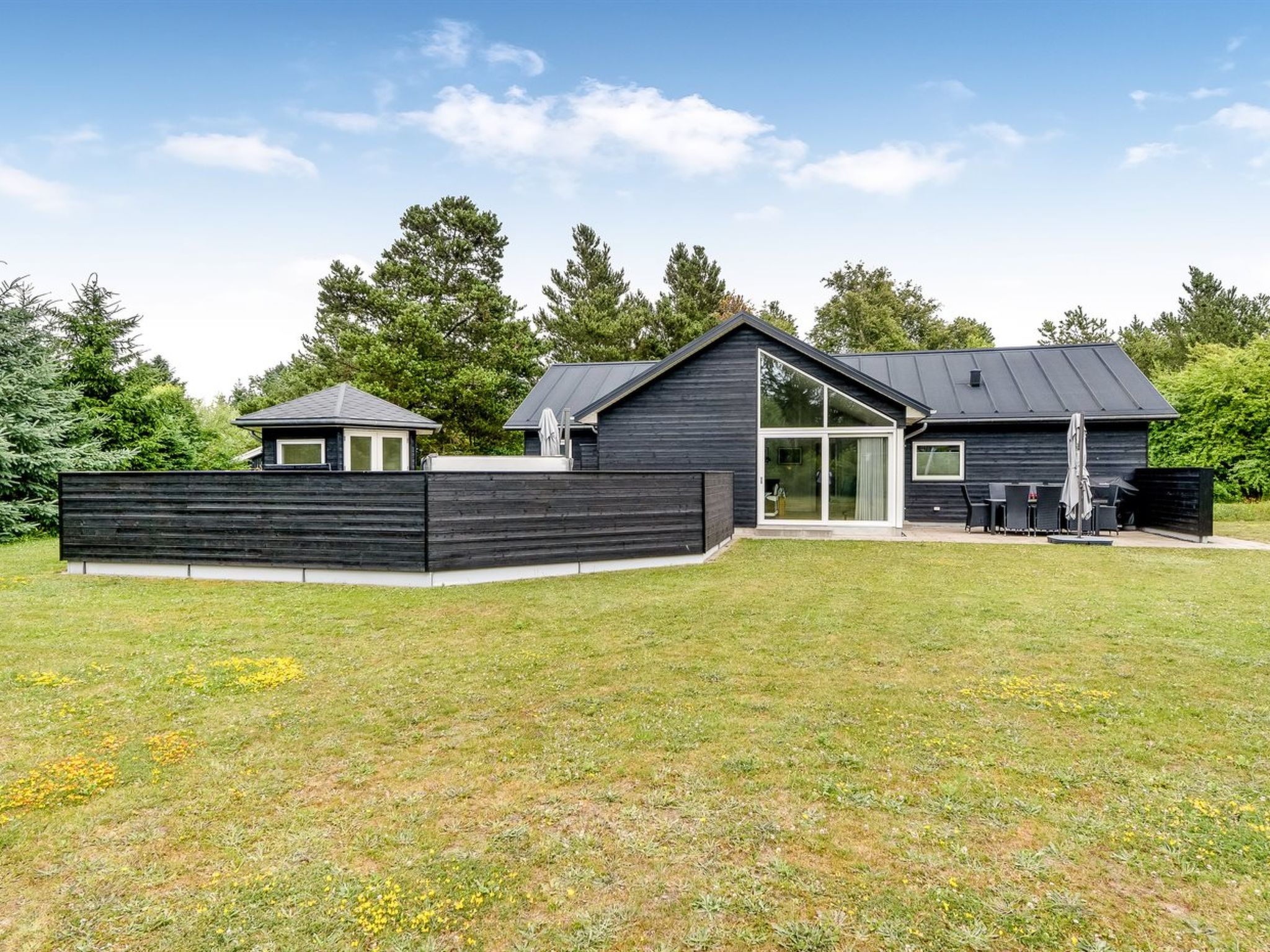 "Sunna" - 1.2km from the sea - Buiten