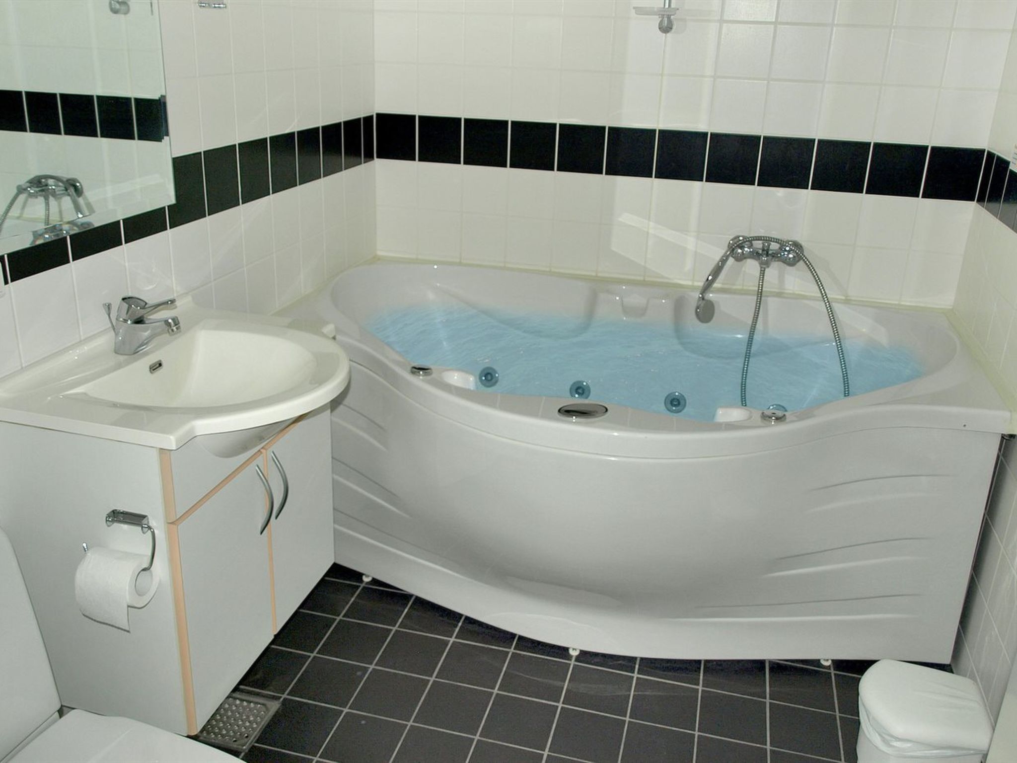 Photo of "Alwina" - 900m from the sea