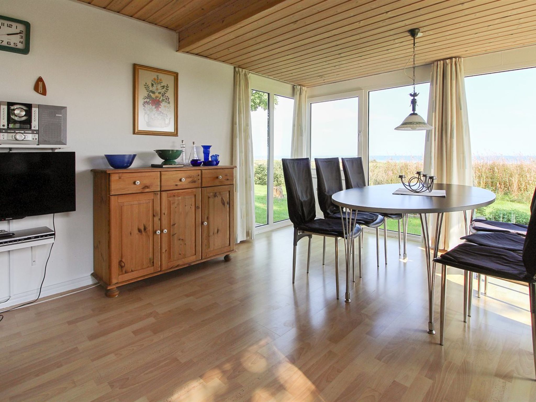 "Isalie" - 200m from the sea - Binnen