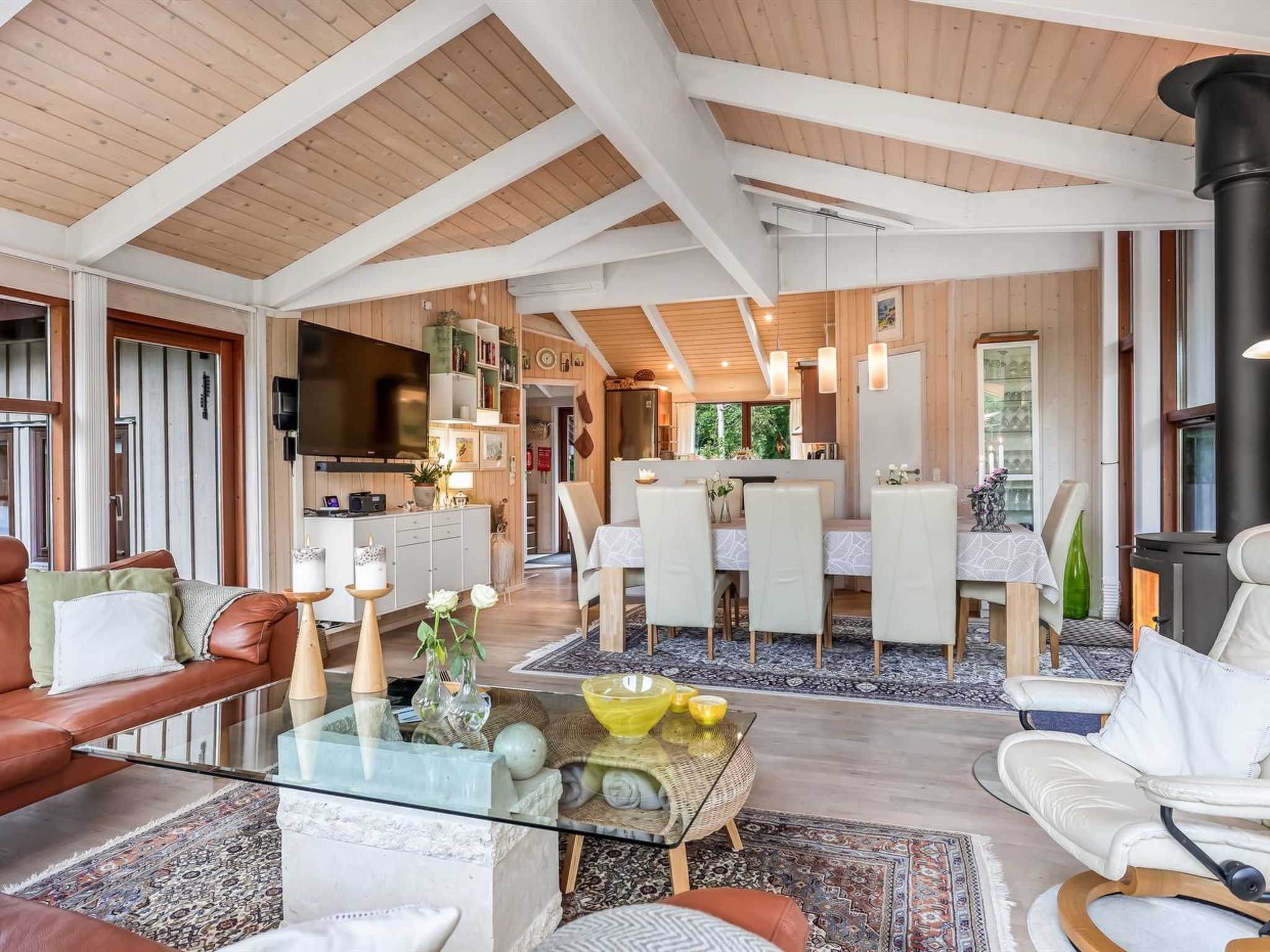 "Leevi" - 150m from the sea - Binnen