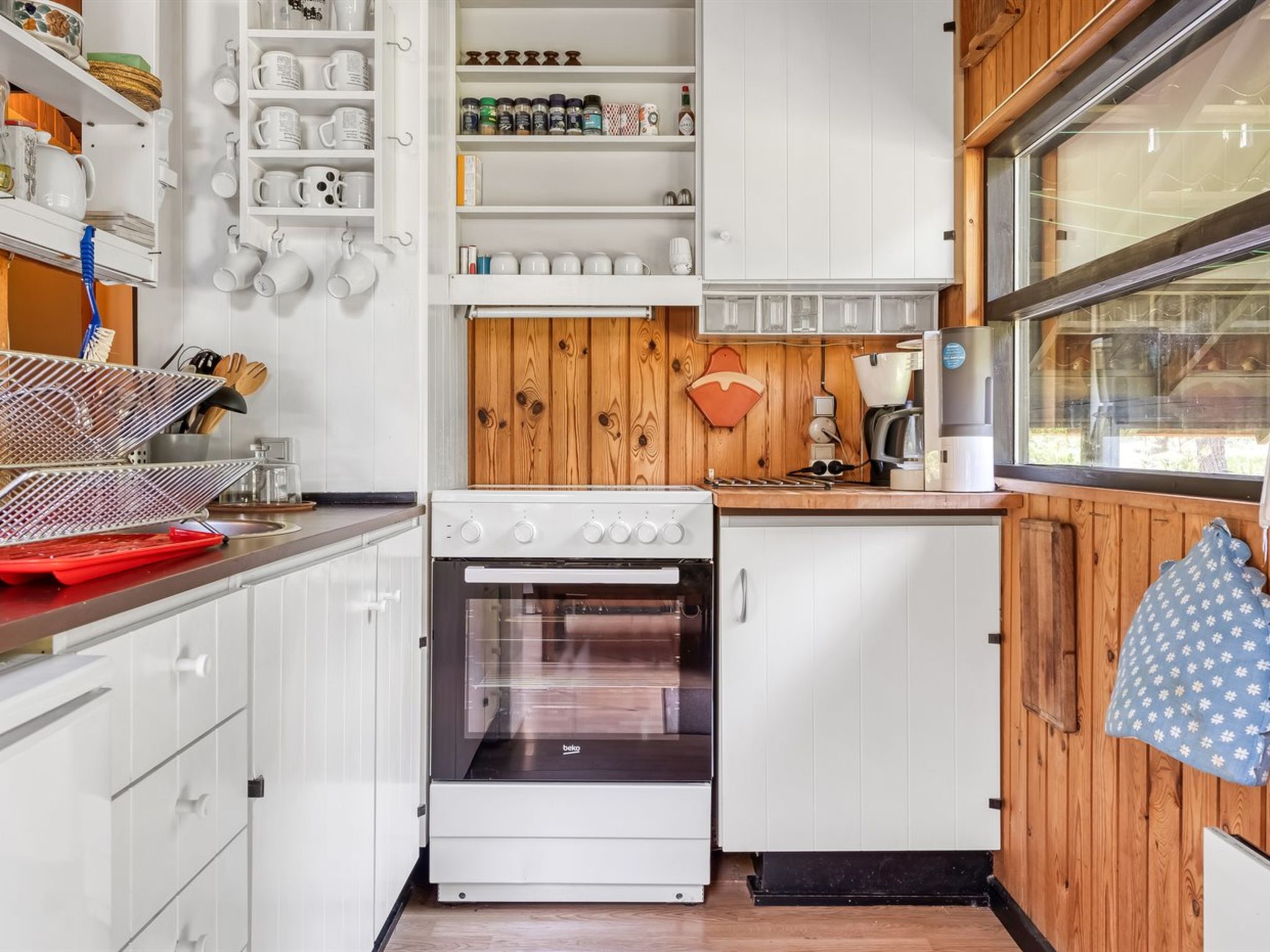 "Elfrieda" - 1.6km from the sea - Inside
