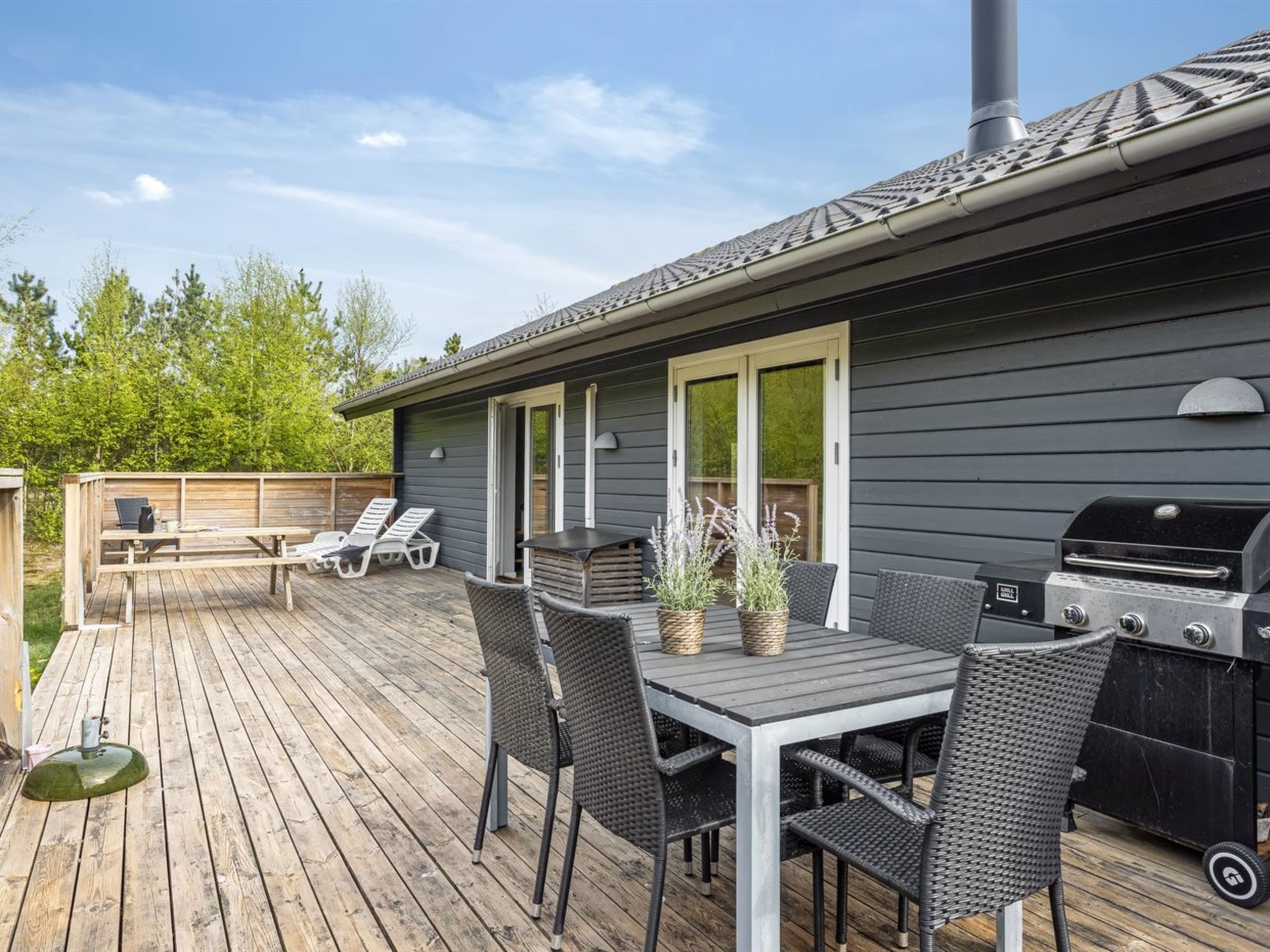 "Ellie" - 300m from the sea-Buiten