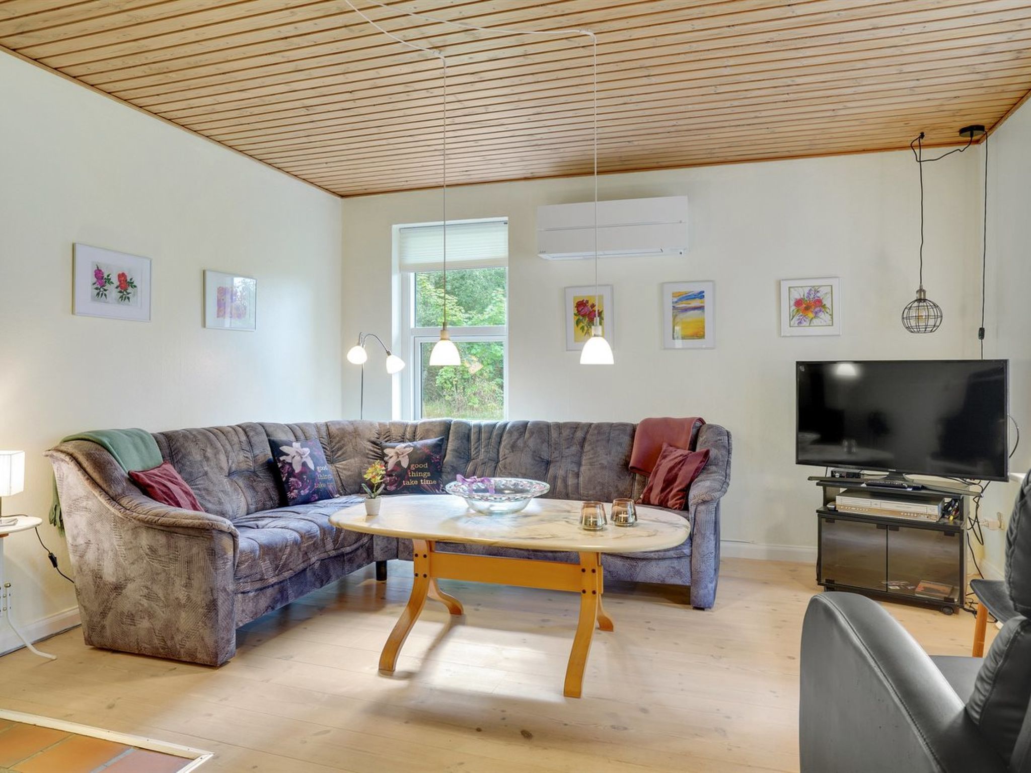 "Maksimilian" - 1.5km from the sea - Binnen