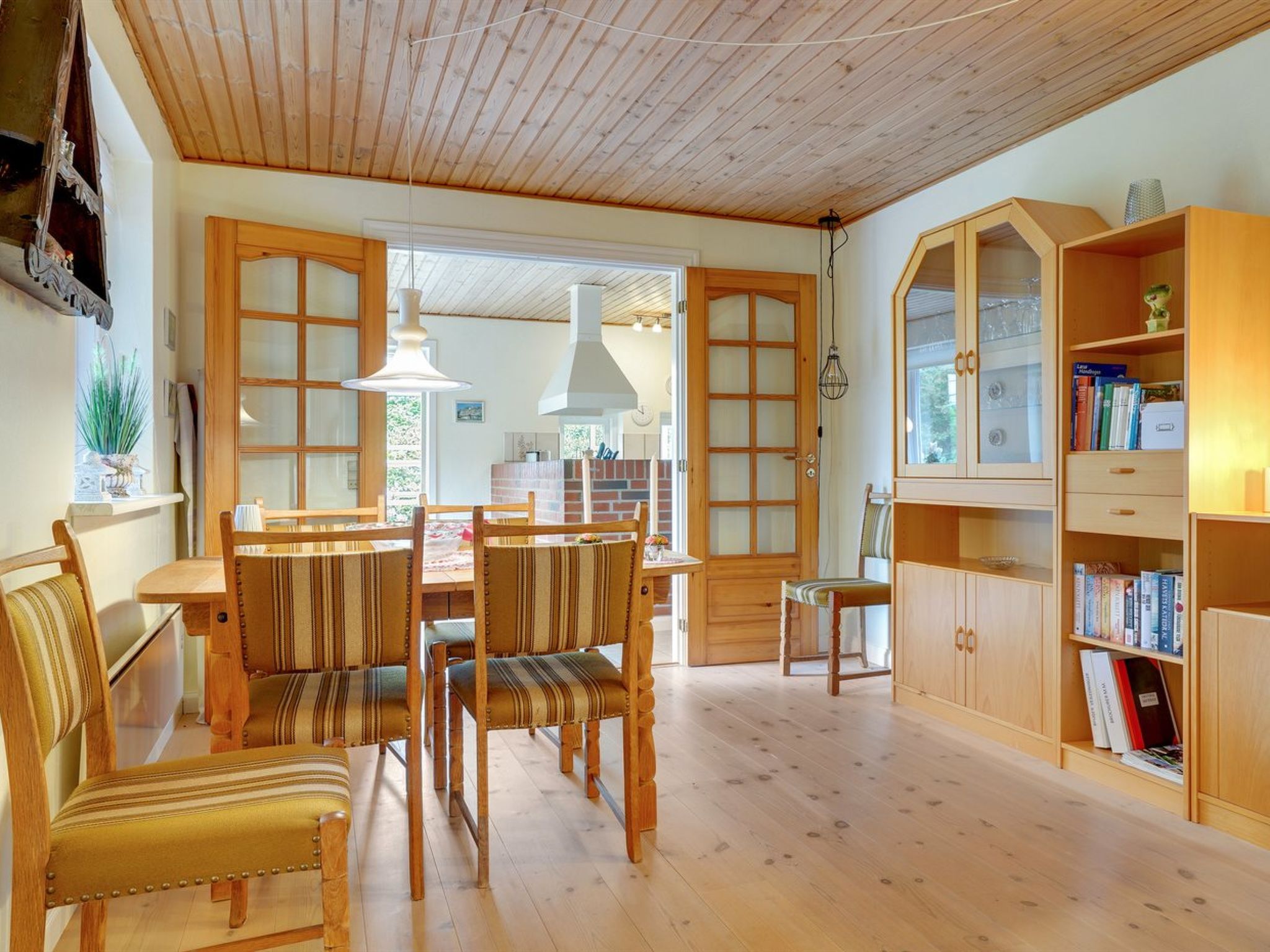 "Maksimilian" - 1.5km from the sea - Binnen