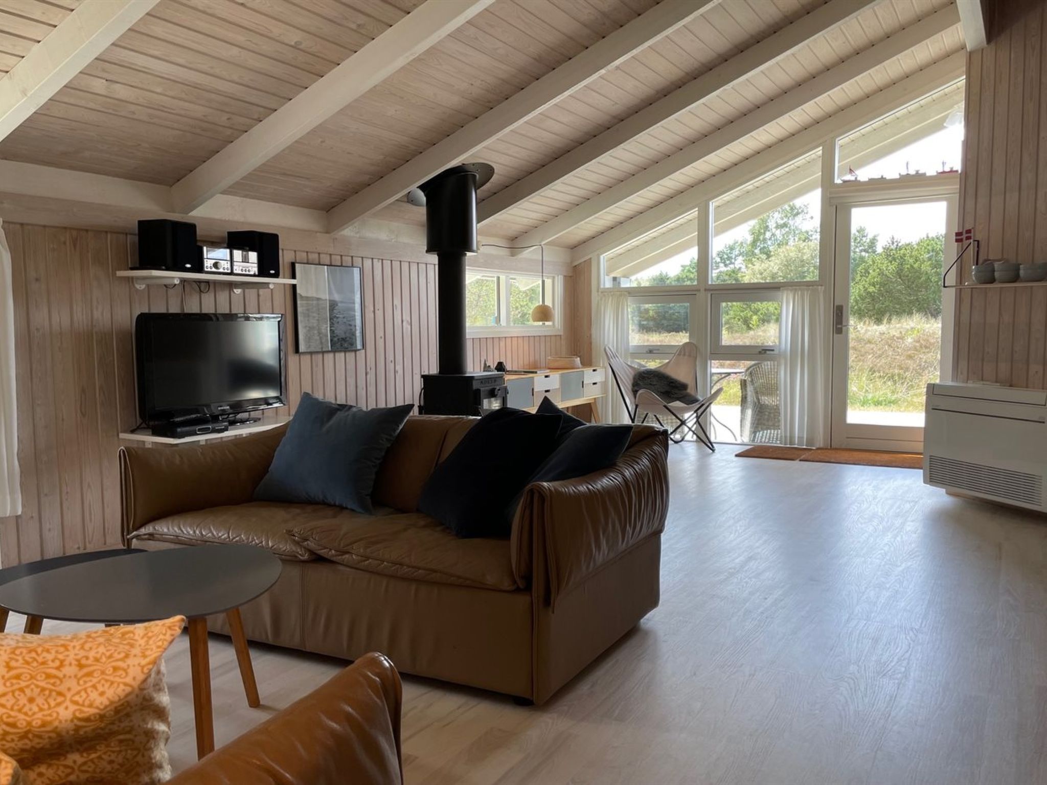 "Ertan" - 500m from the sea - Binnen
