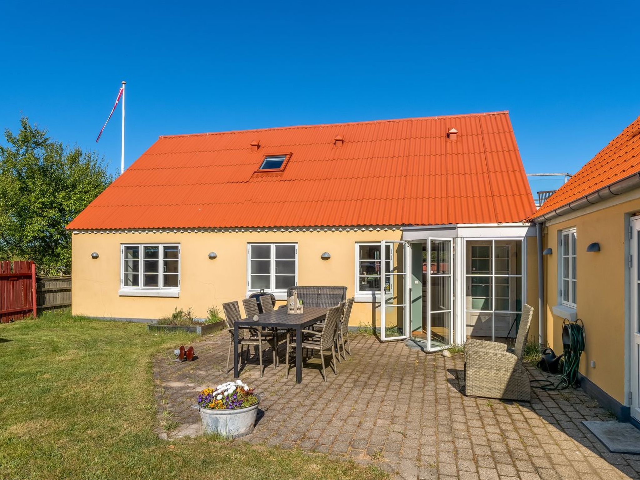"Tara" - 300m from the sea - Outside