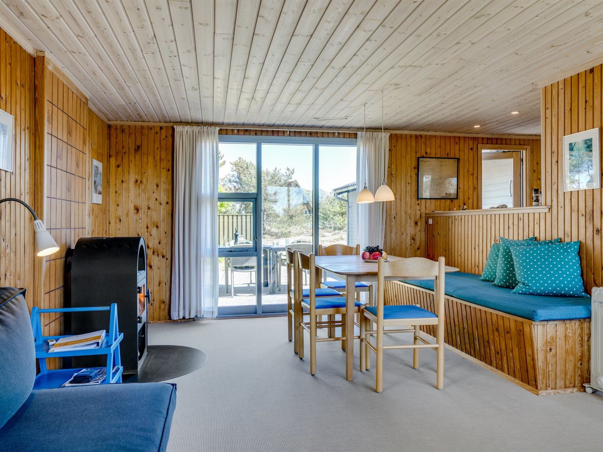 "Petersen" - 50m from the sea - Binnen