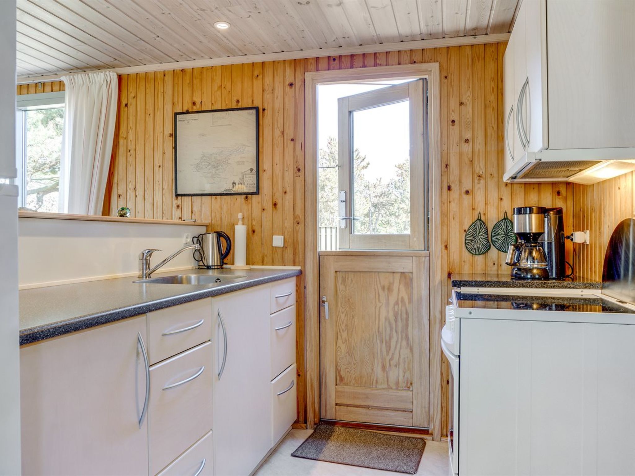 "Petersen" - 50m from the sea - Binnen