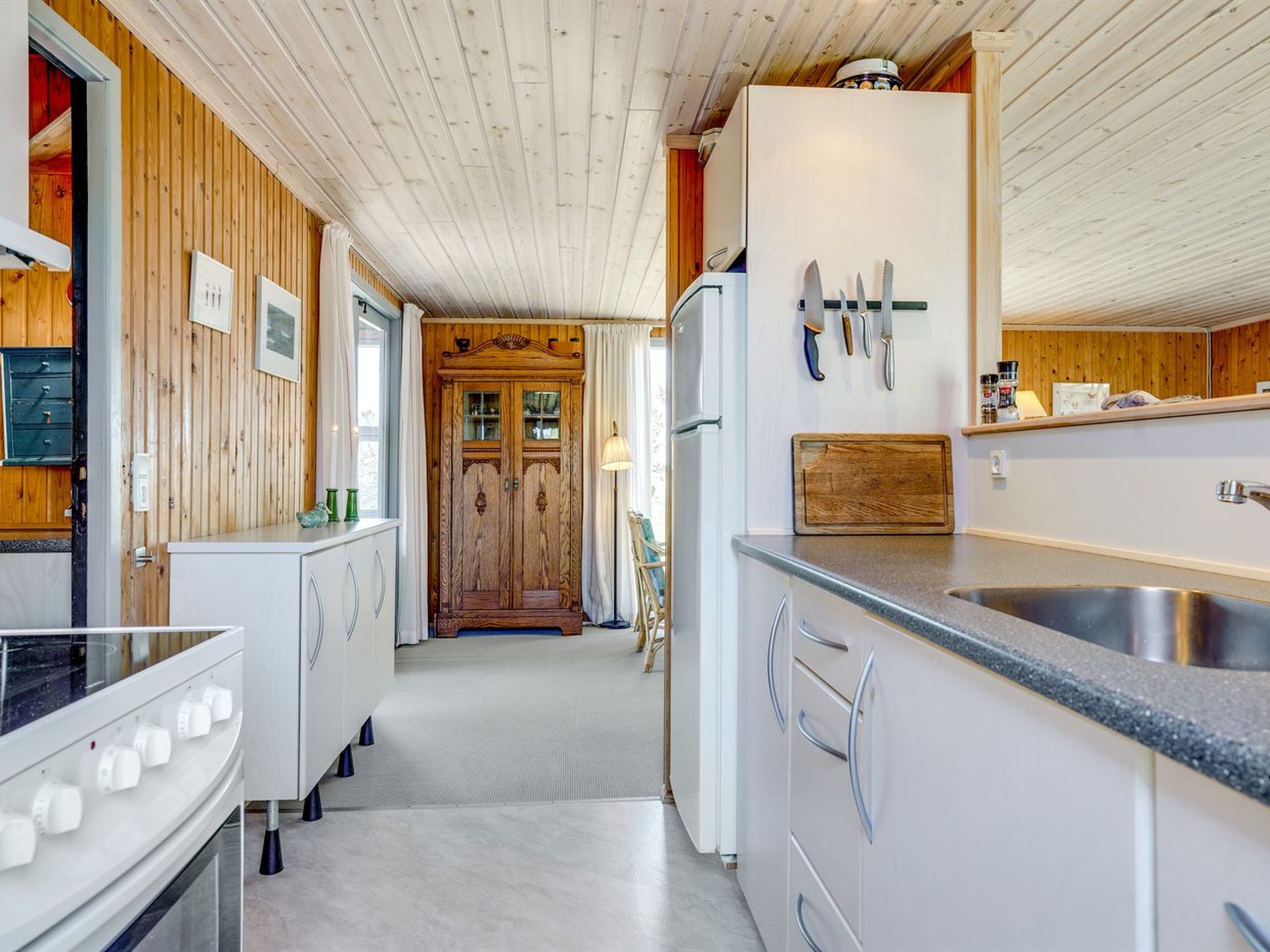 "Petersen" - 50m from the sea - Binnen