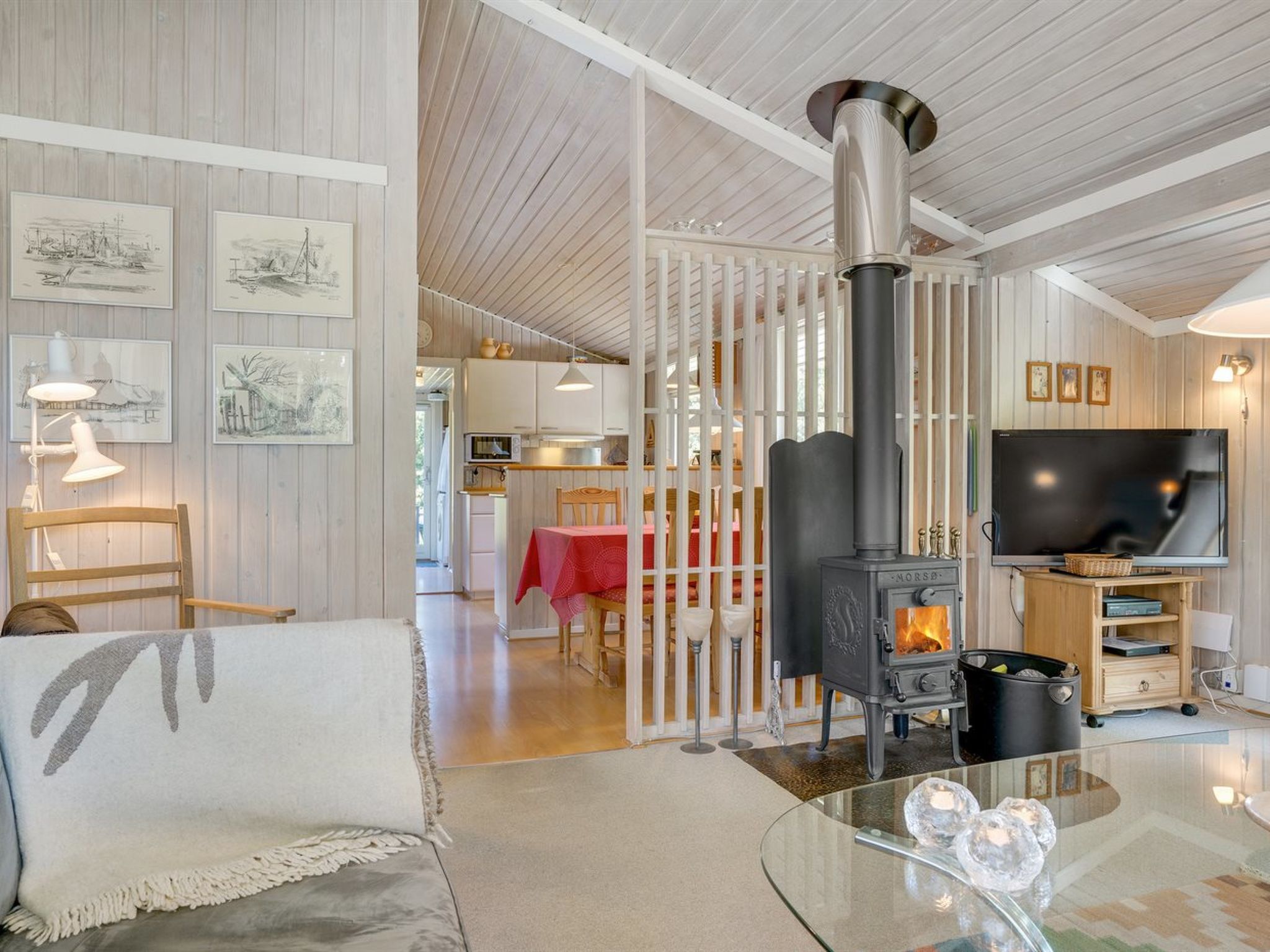 "Hrefna" - 350m from the sea - Drinnen