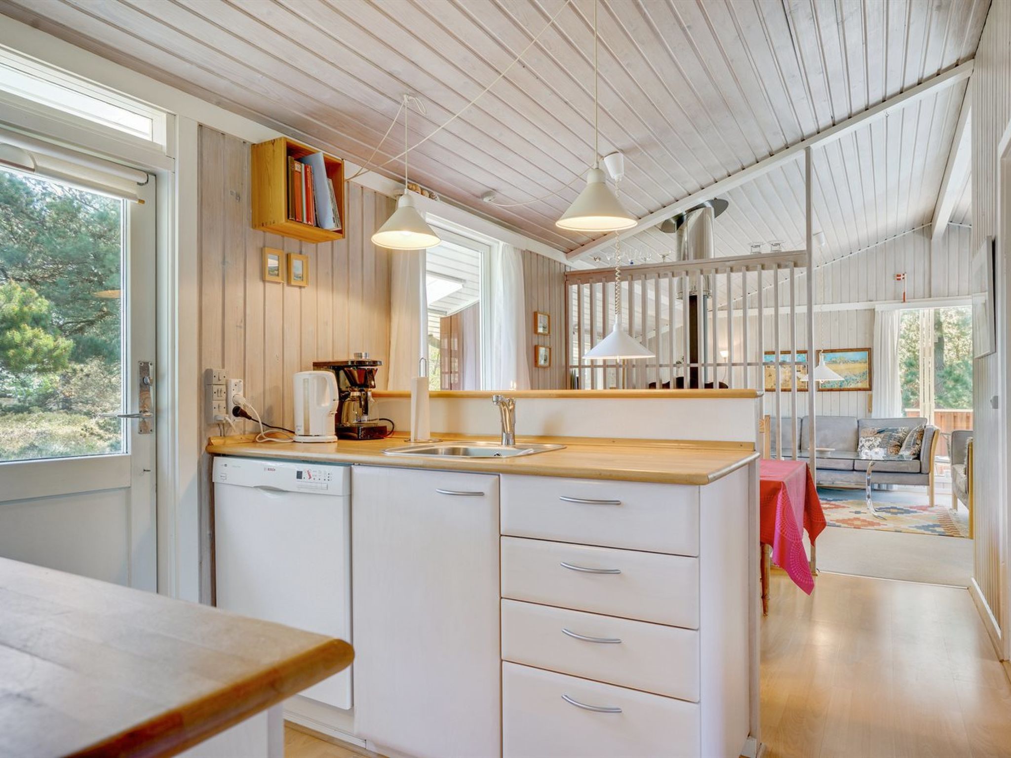 "Hrefna" - 350m from the sea - Drinnen