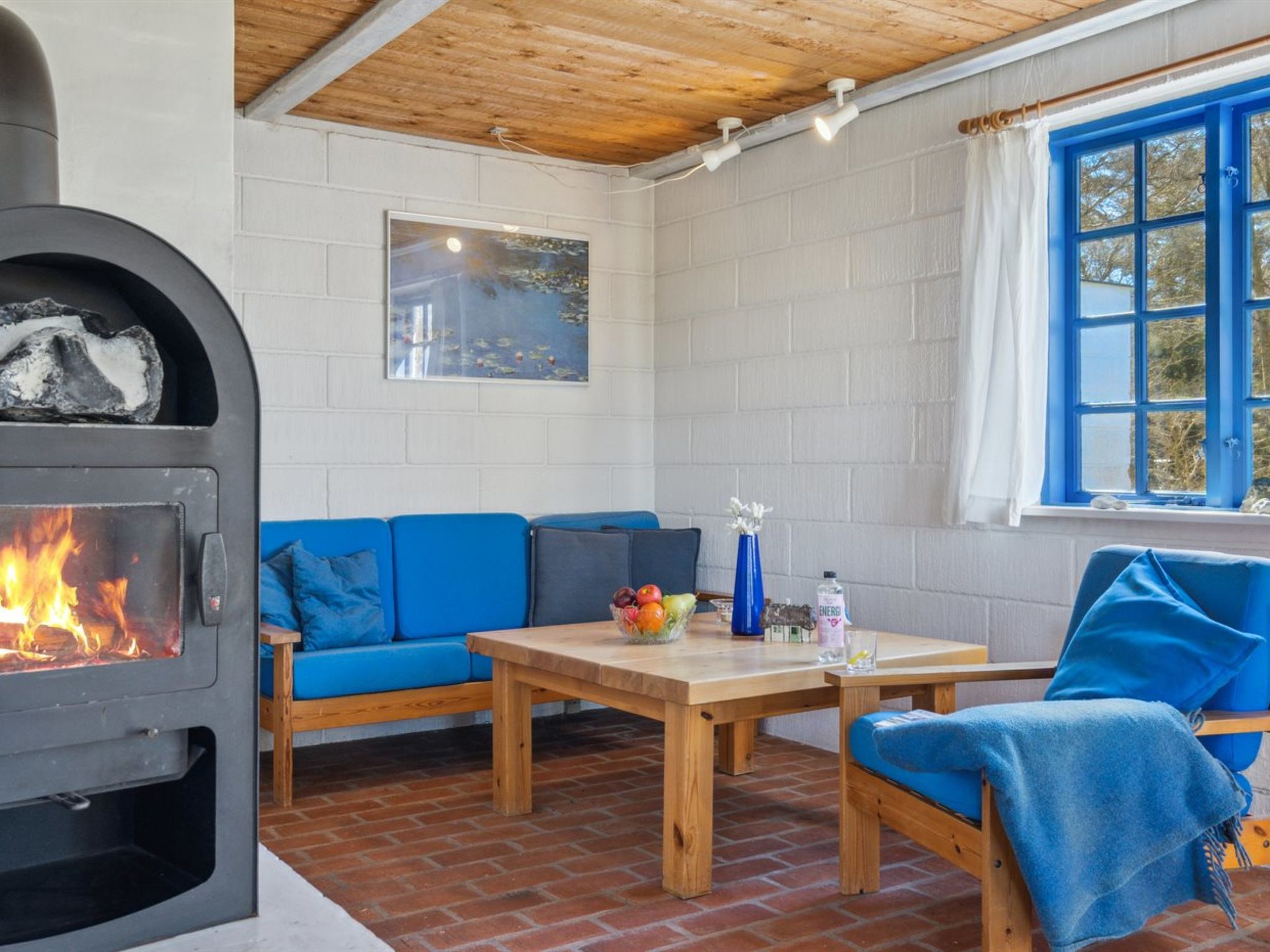 "Ema" - 5km from the sea-Drinnen