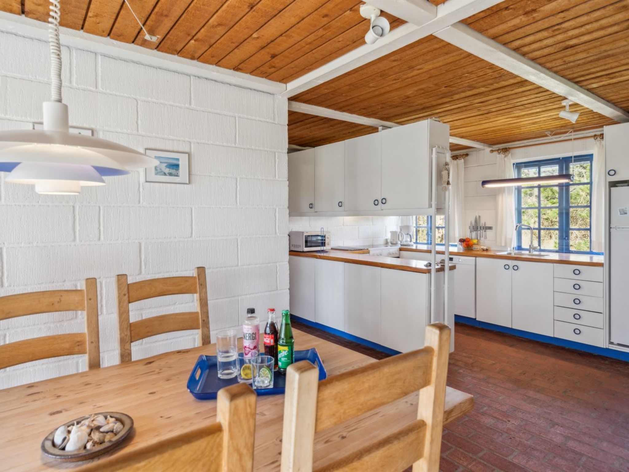 "Ema" - 5km from the sea-Drinnen