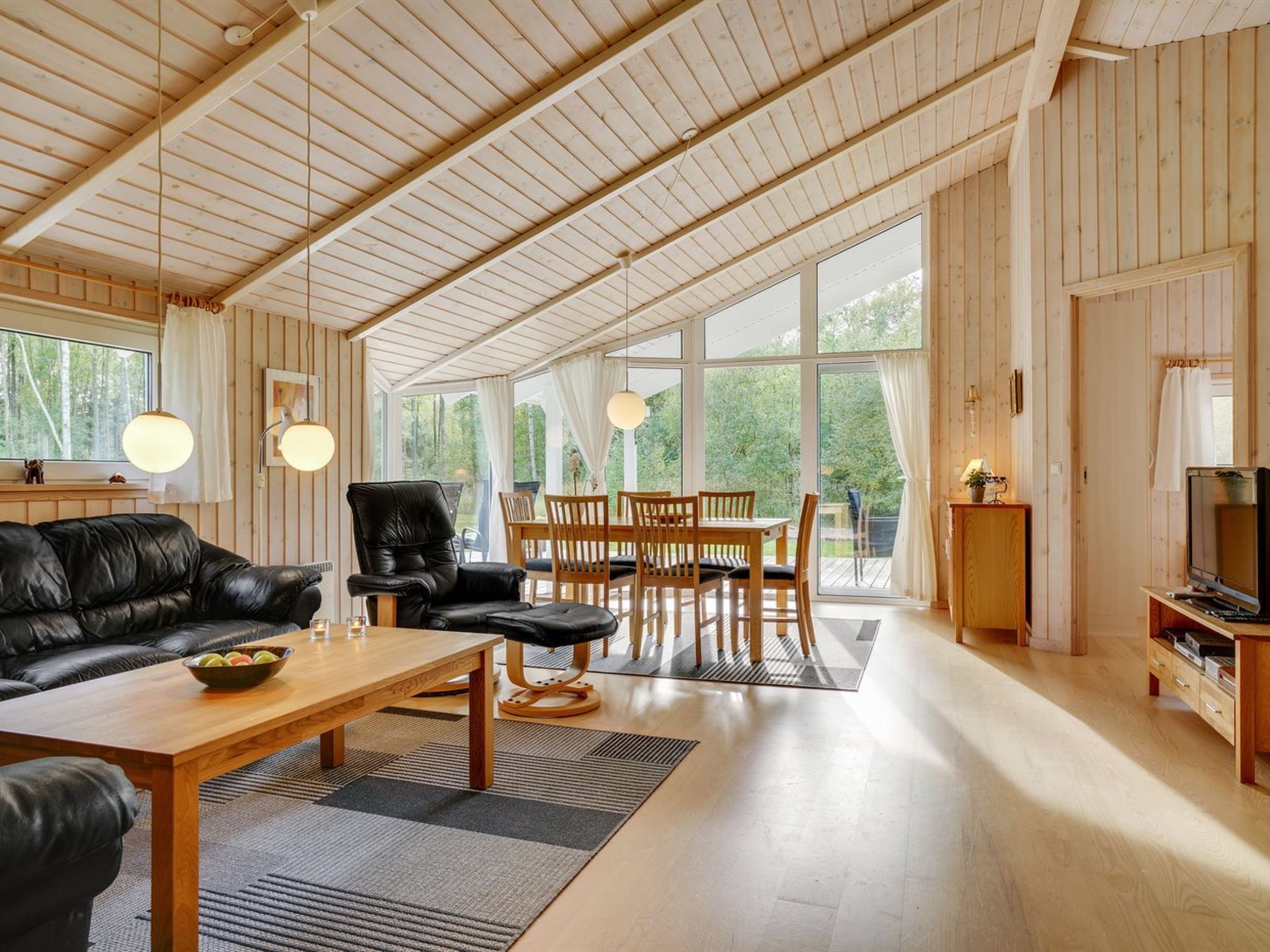 "Thomasine" - 1.5km from the sea - Binnen