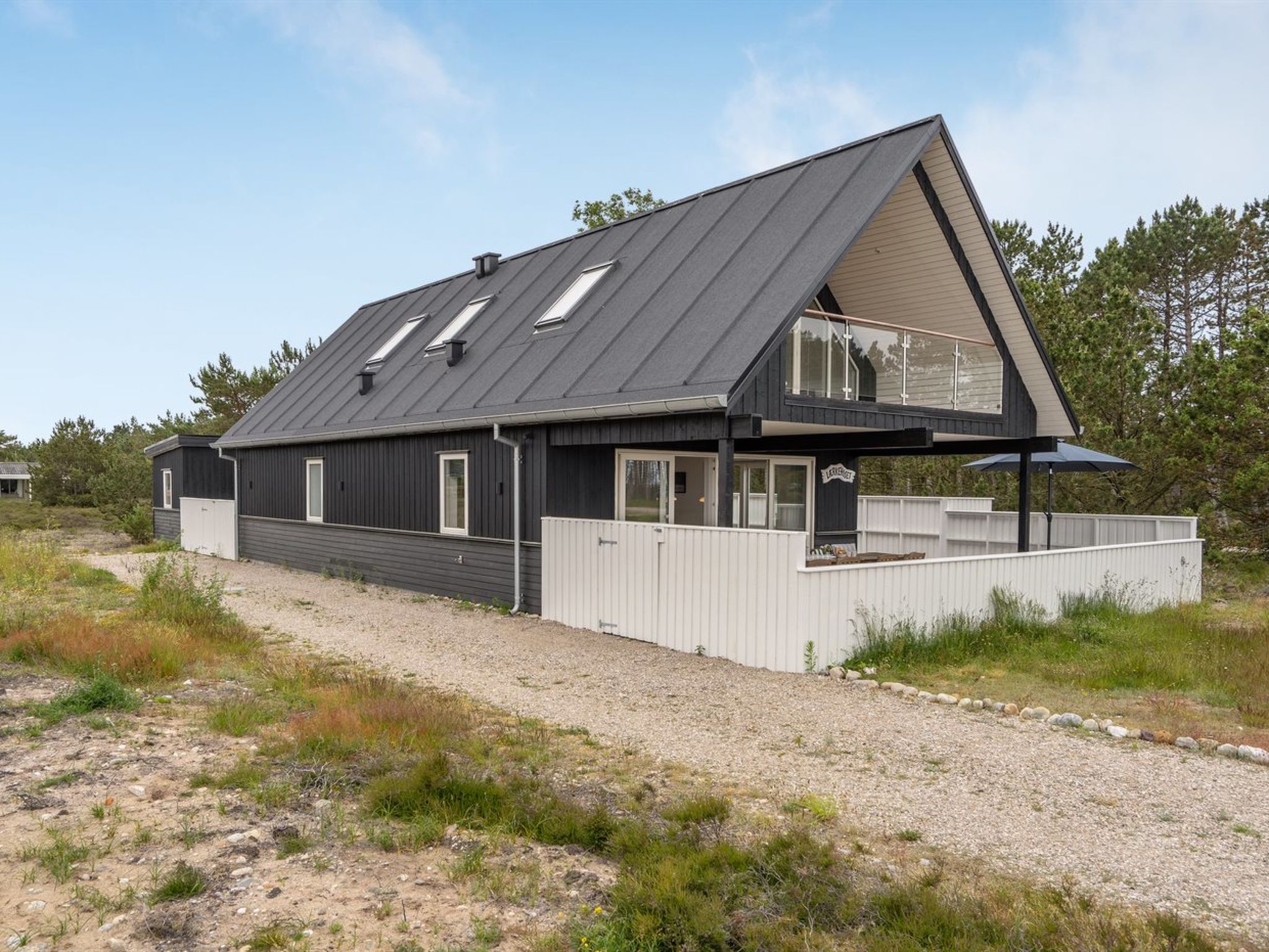 "Alf" - 200m from the sea - Outside