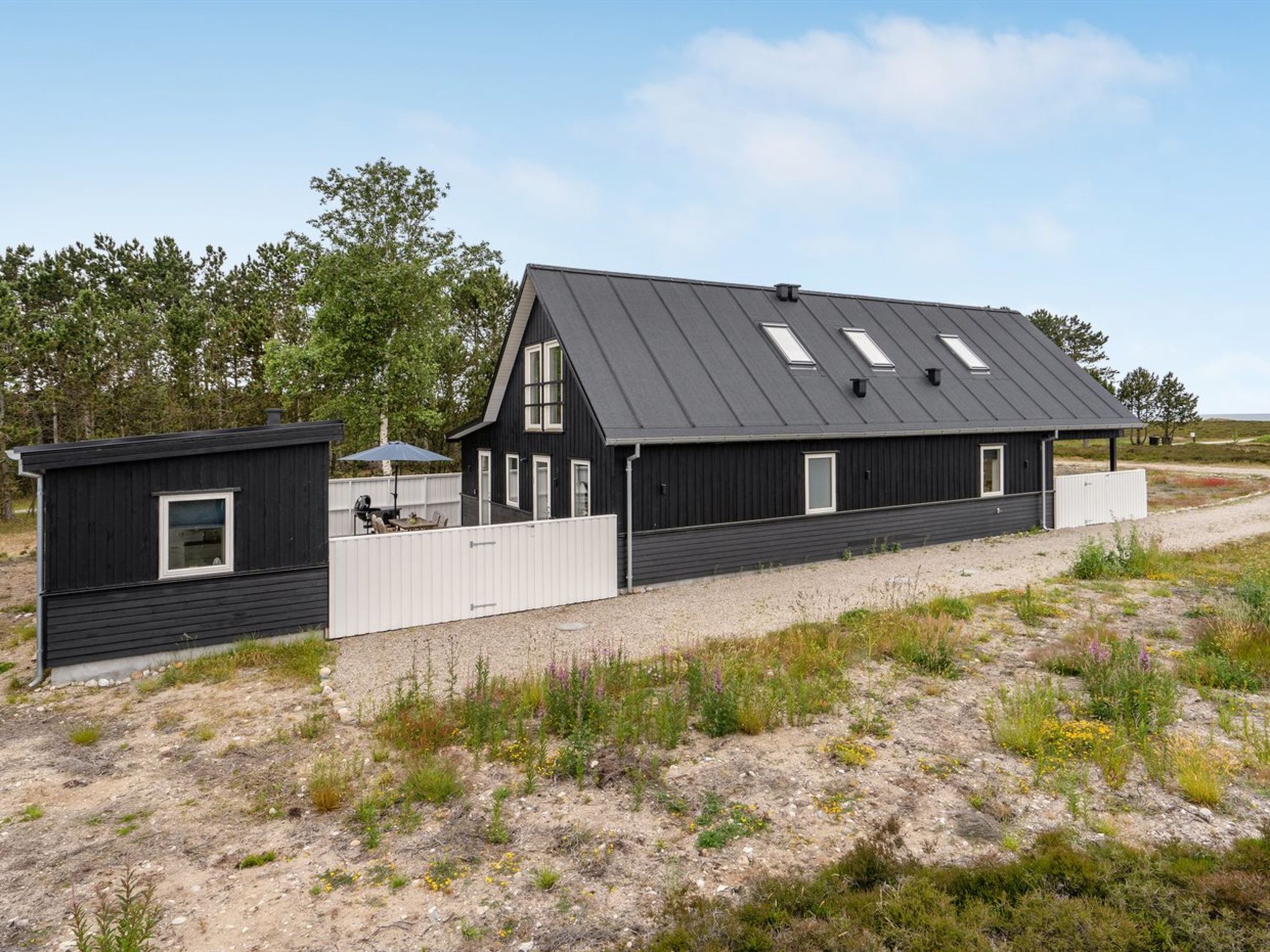 "Alf" - 200m from the sea - Outside
