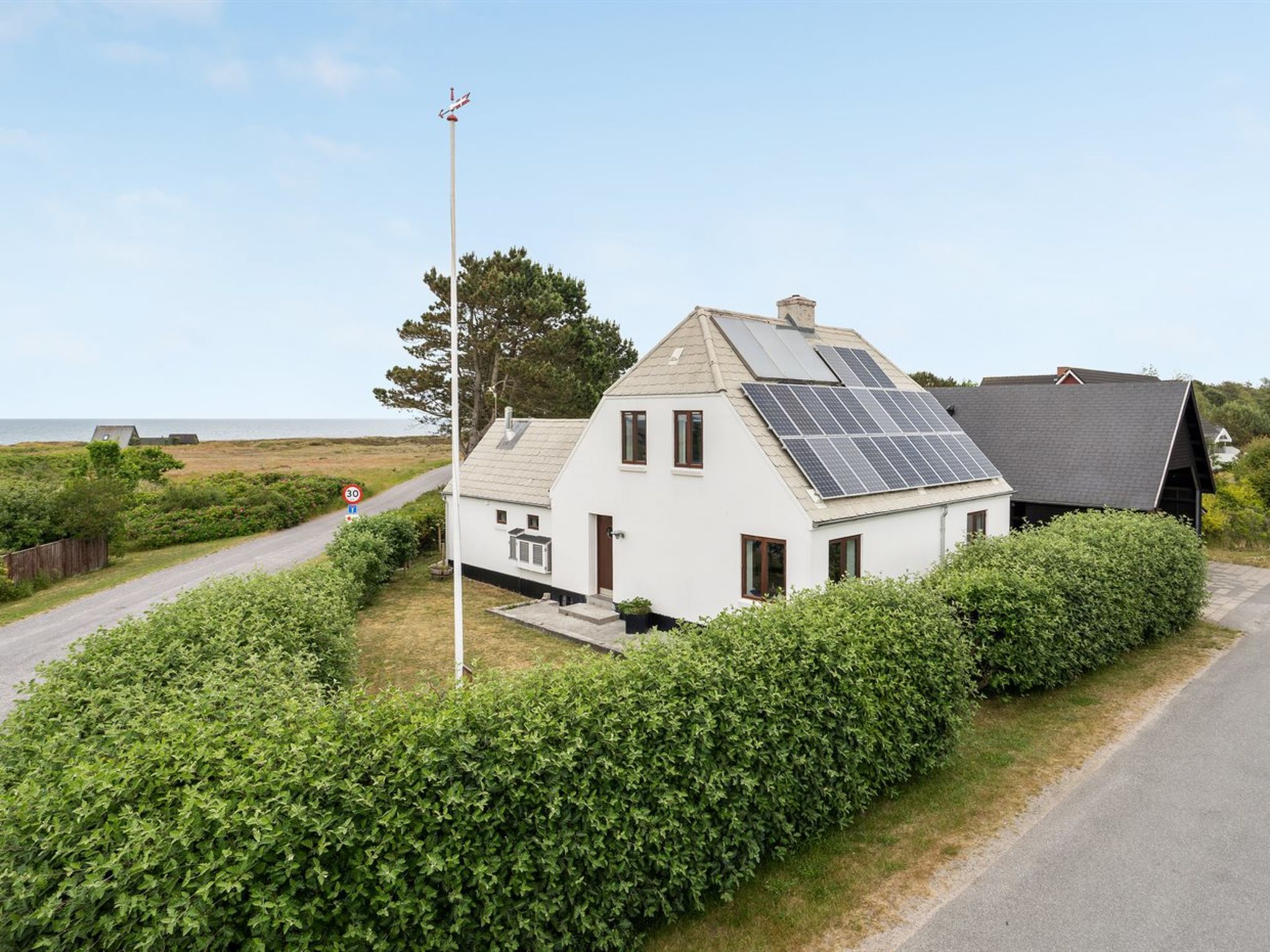 "Eivi" - 150m from the sea - Buiten