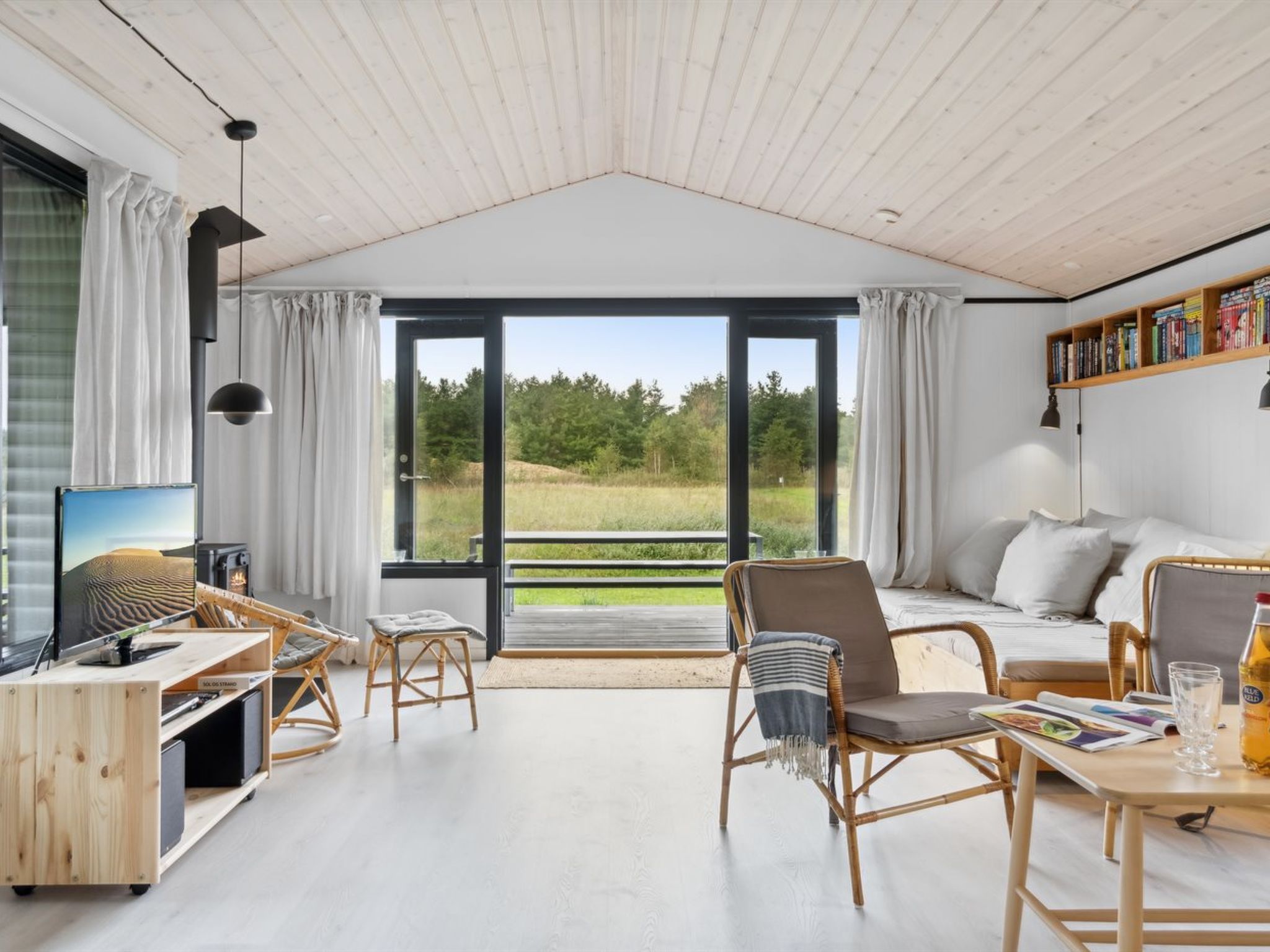 "Shayene" - 2.5km from the sea - Binnen