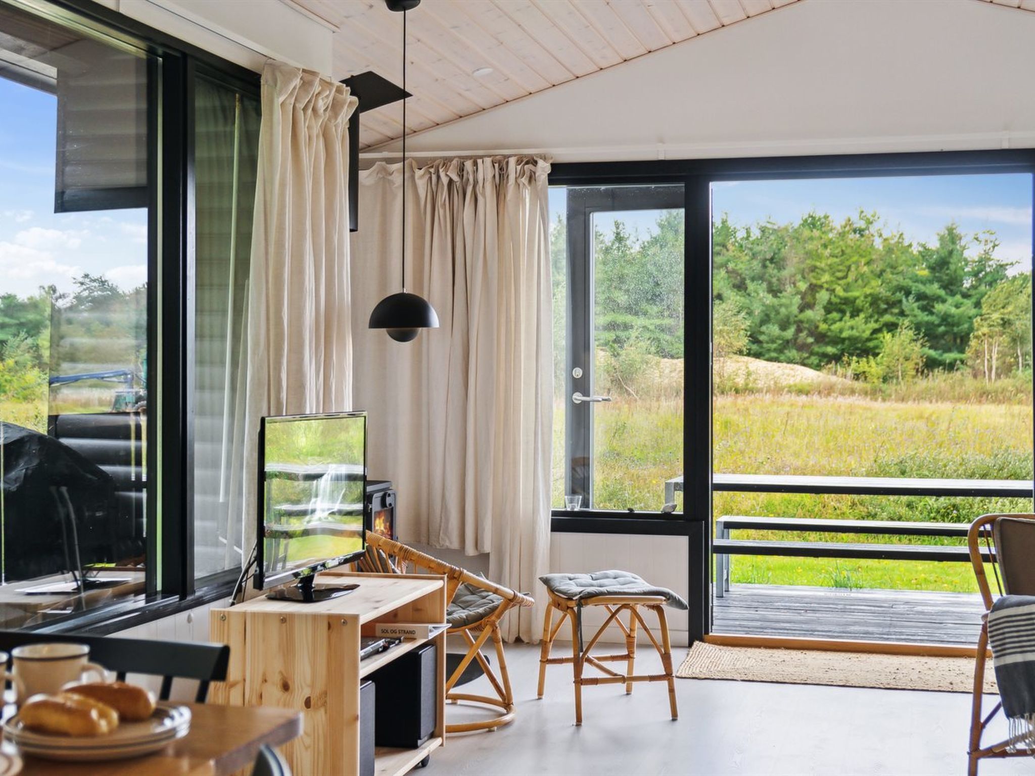 "Shayene" - 2.5km from the sea - Binnen