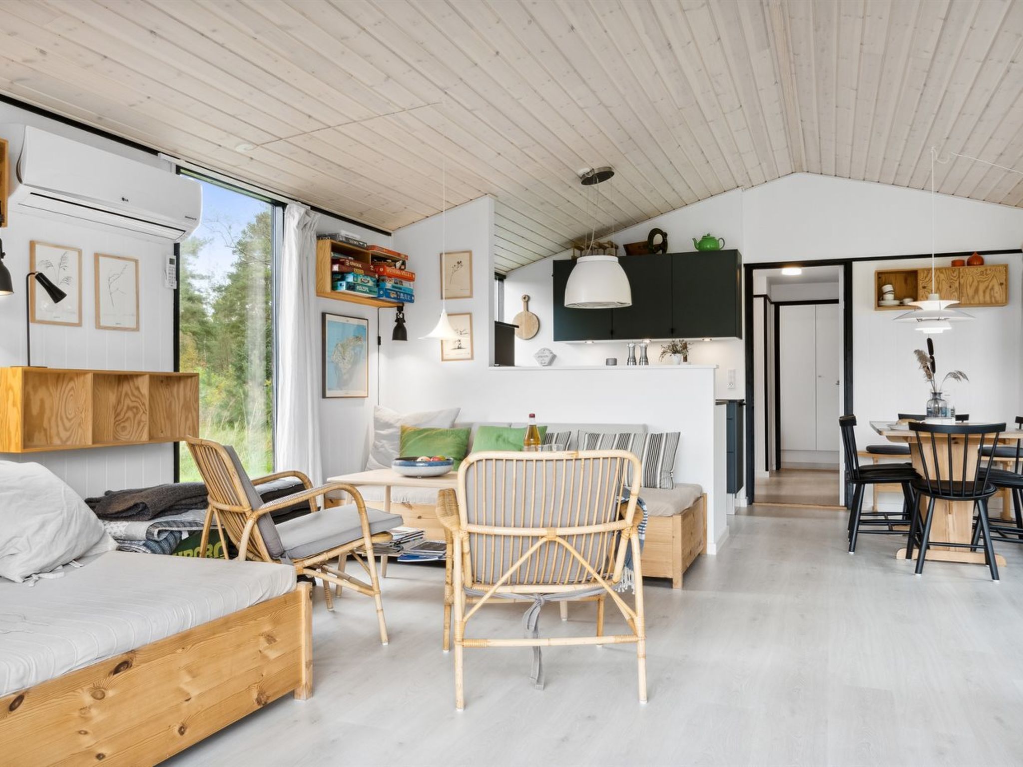 "Shayene" - 2.5km from the sea - Binnen