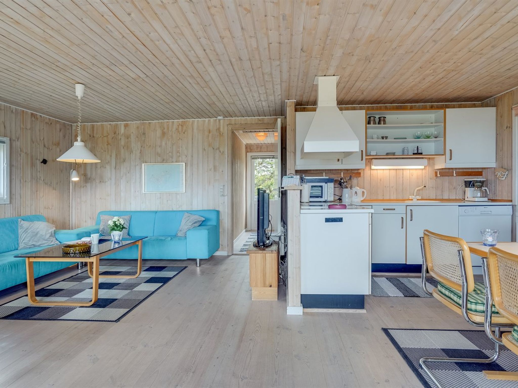 "Arun" - 150m from the sea - Binnen