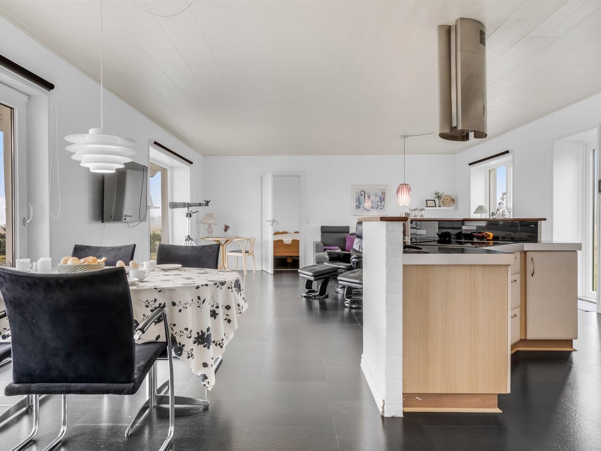 "Kora" - 2km from the sea-Binnen