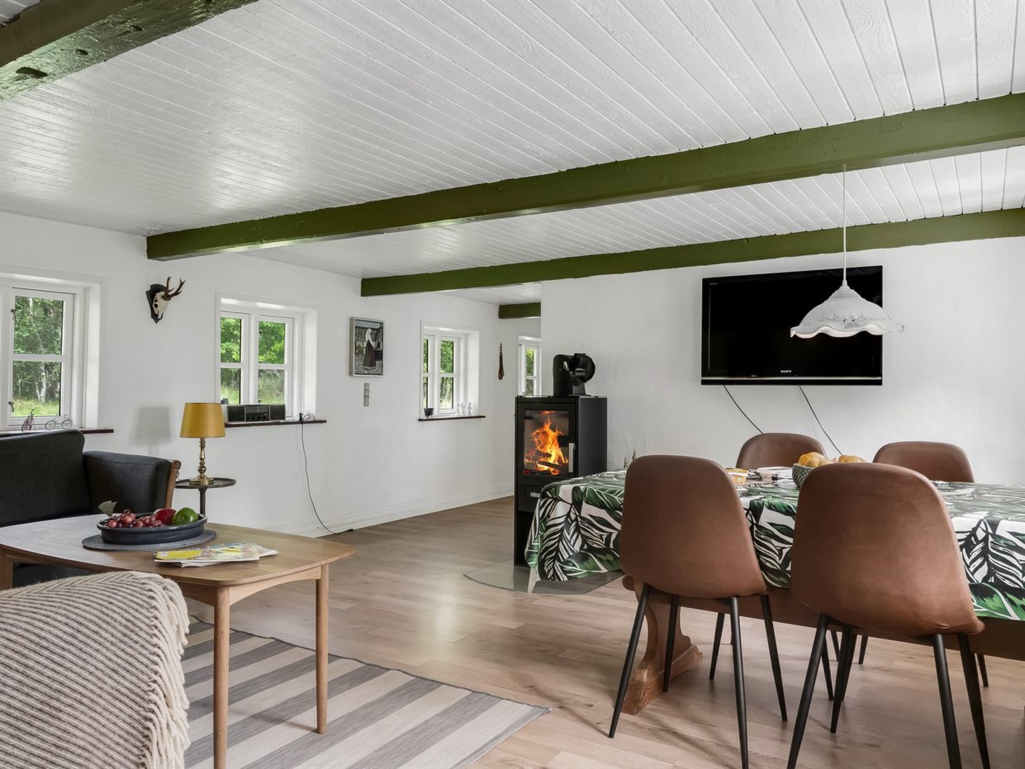 "Aatos" - 2km from the sea - Binnen