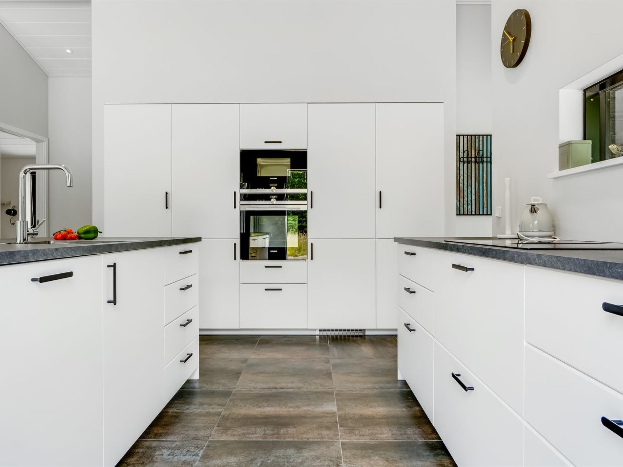 "Sighvat" - 300m from the sea - Inside
