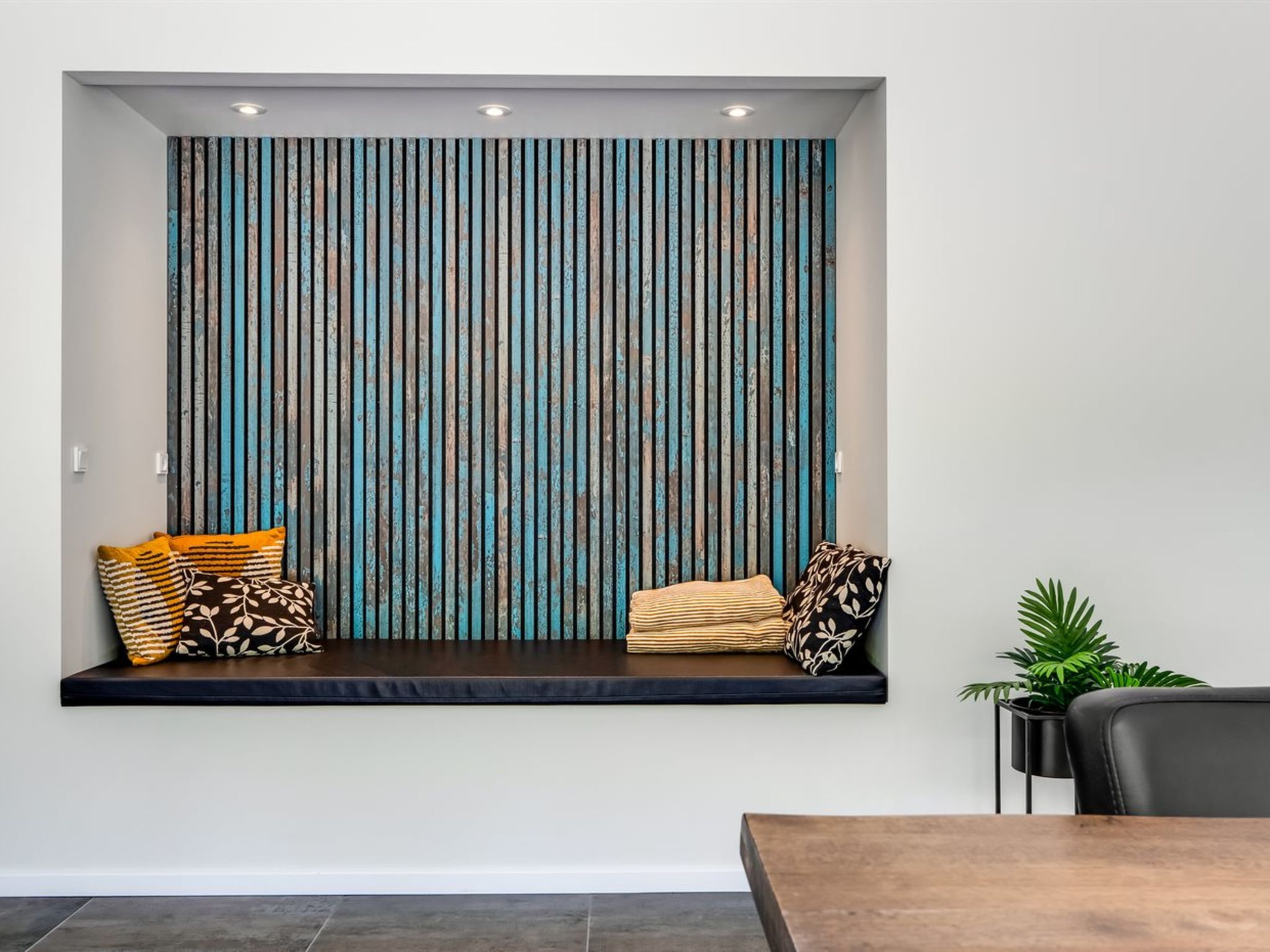 "Sighvat" - 300m from the sea - Inside