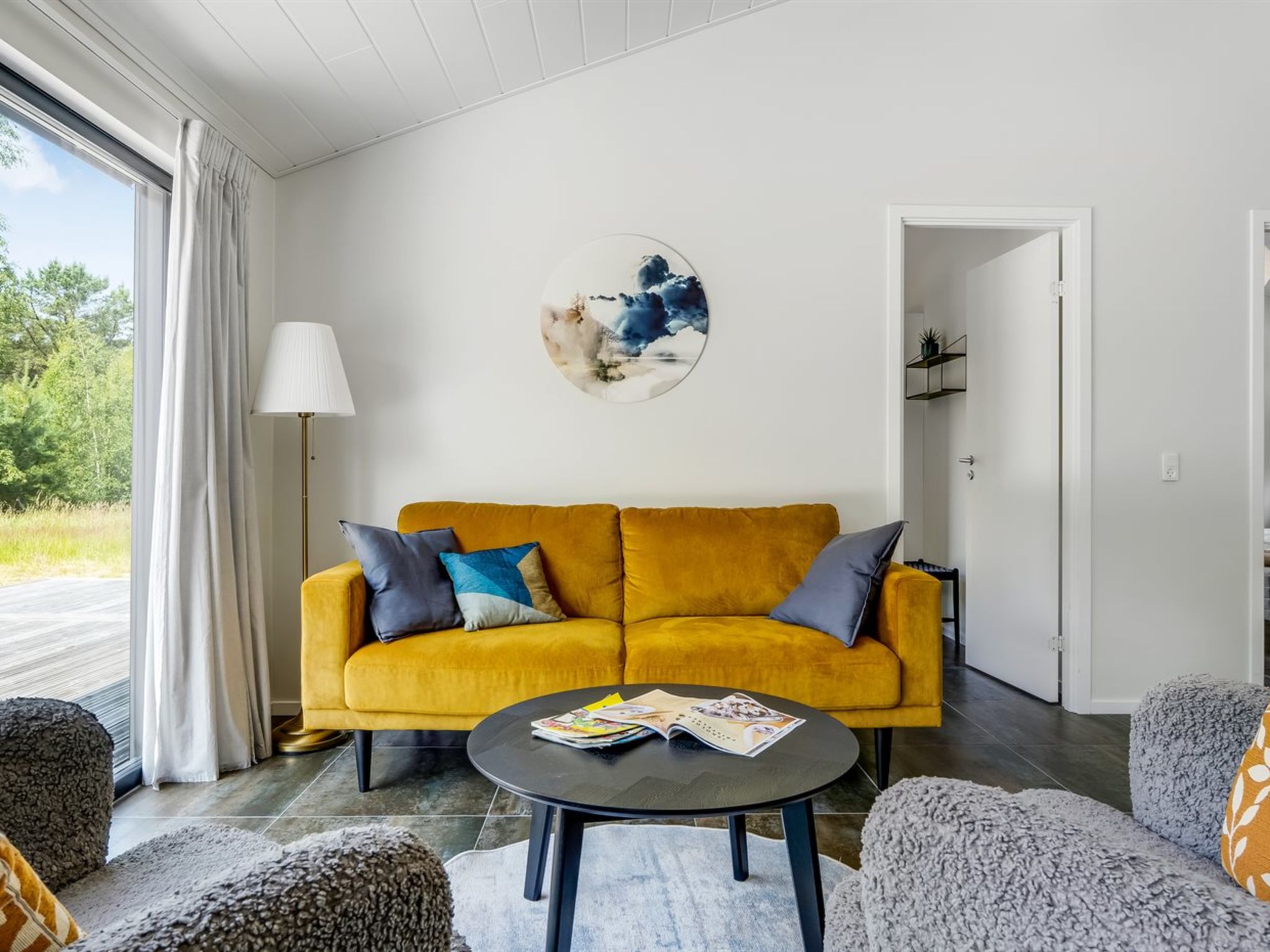 "Sighvat" - 300m from the sea - Inside