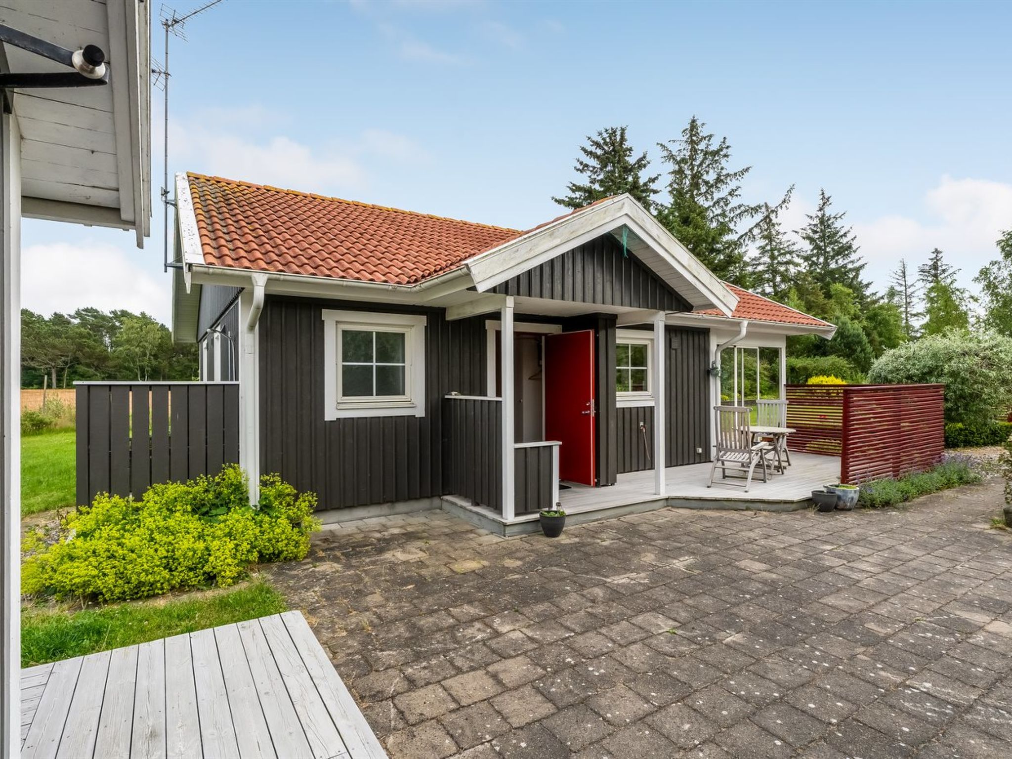 "Thine" - 800m from the sea - Buiten