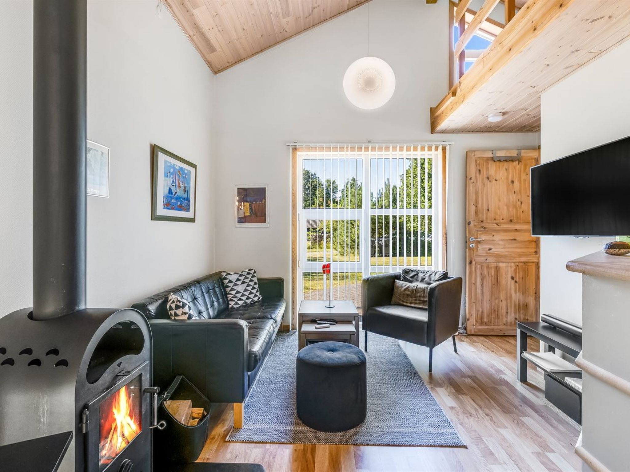 "Angantir" - 4.8km from the sea-Inside