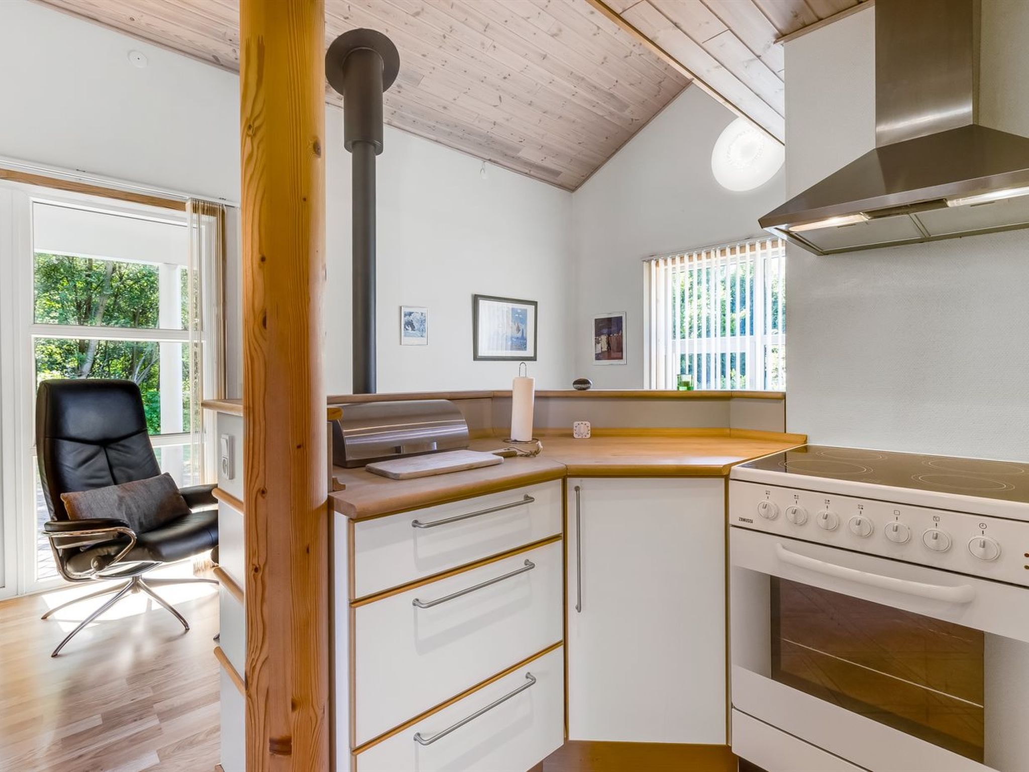 "Angantir" - 4.8km from the sea-Inside