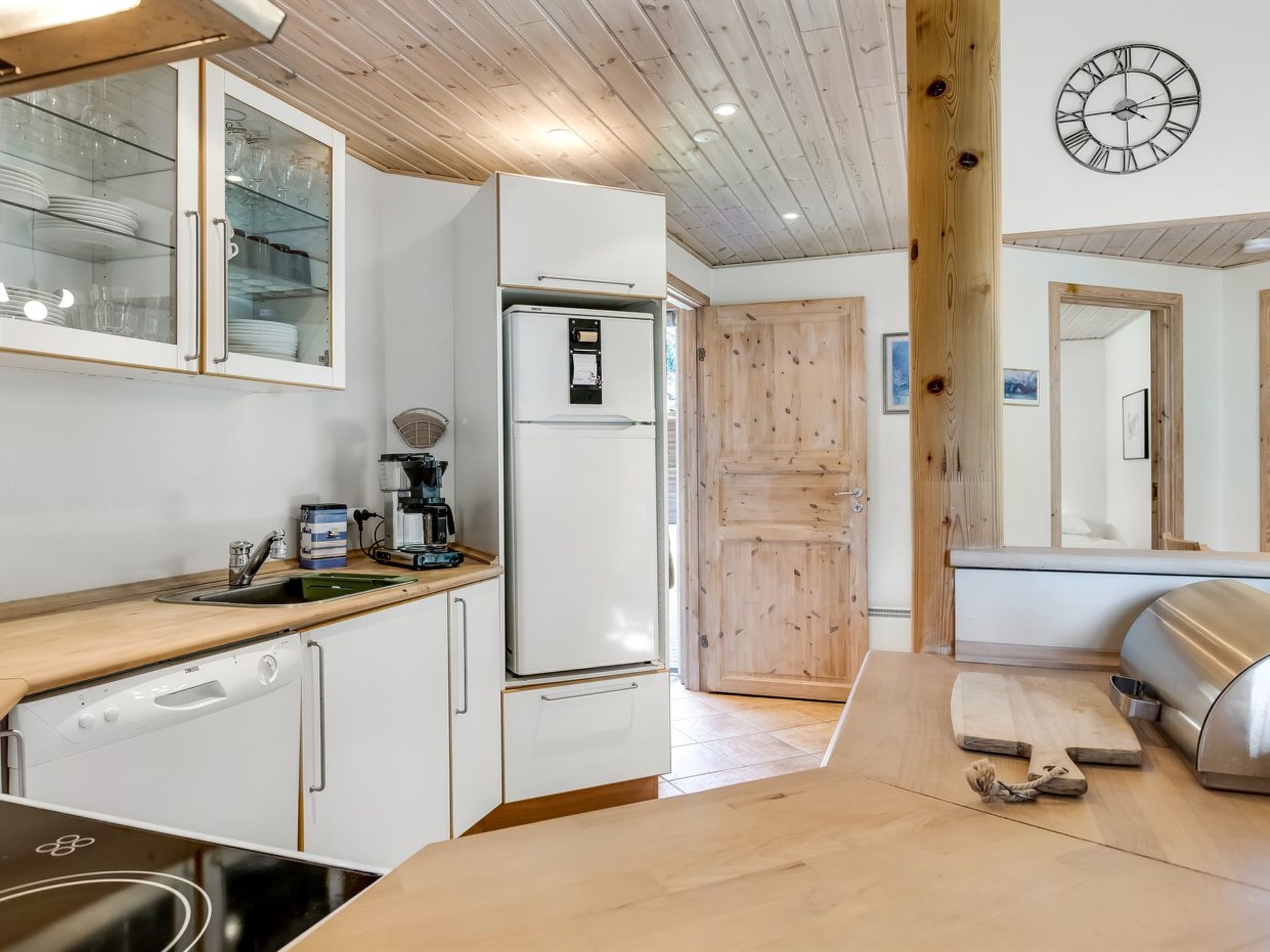 "Angantir" - 4.8km from the sea-Inside