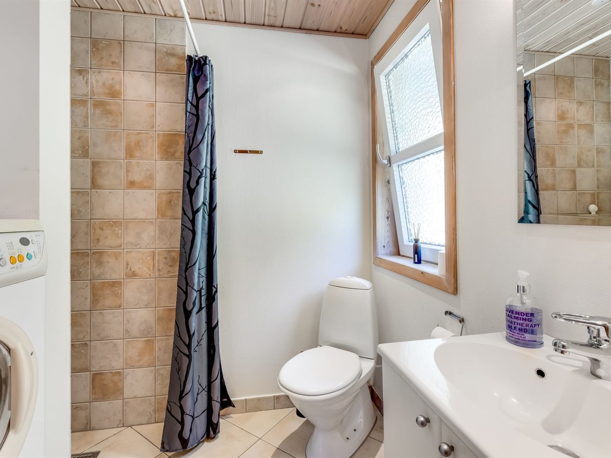 "Angantir" - 4.8km from the sea-Inside