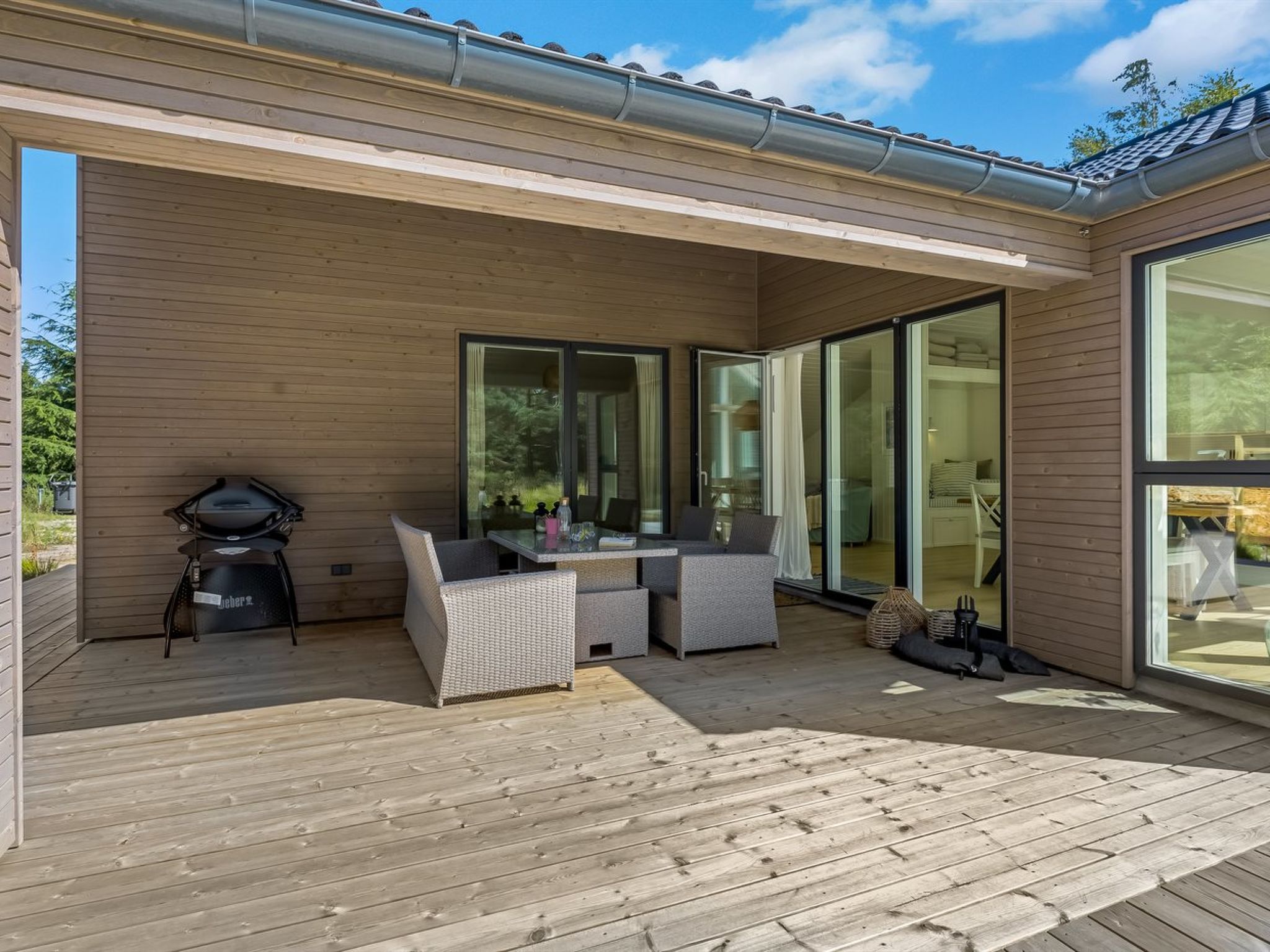 "Aarthi" - 575m from the sea - Buiten