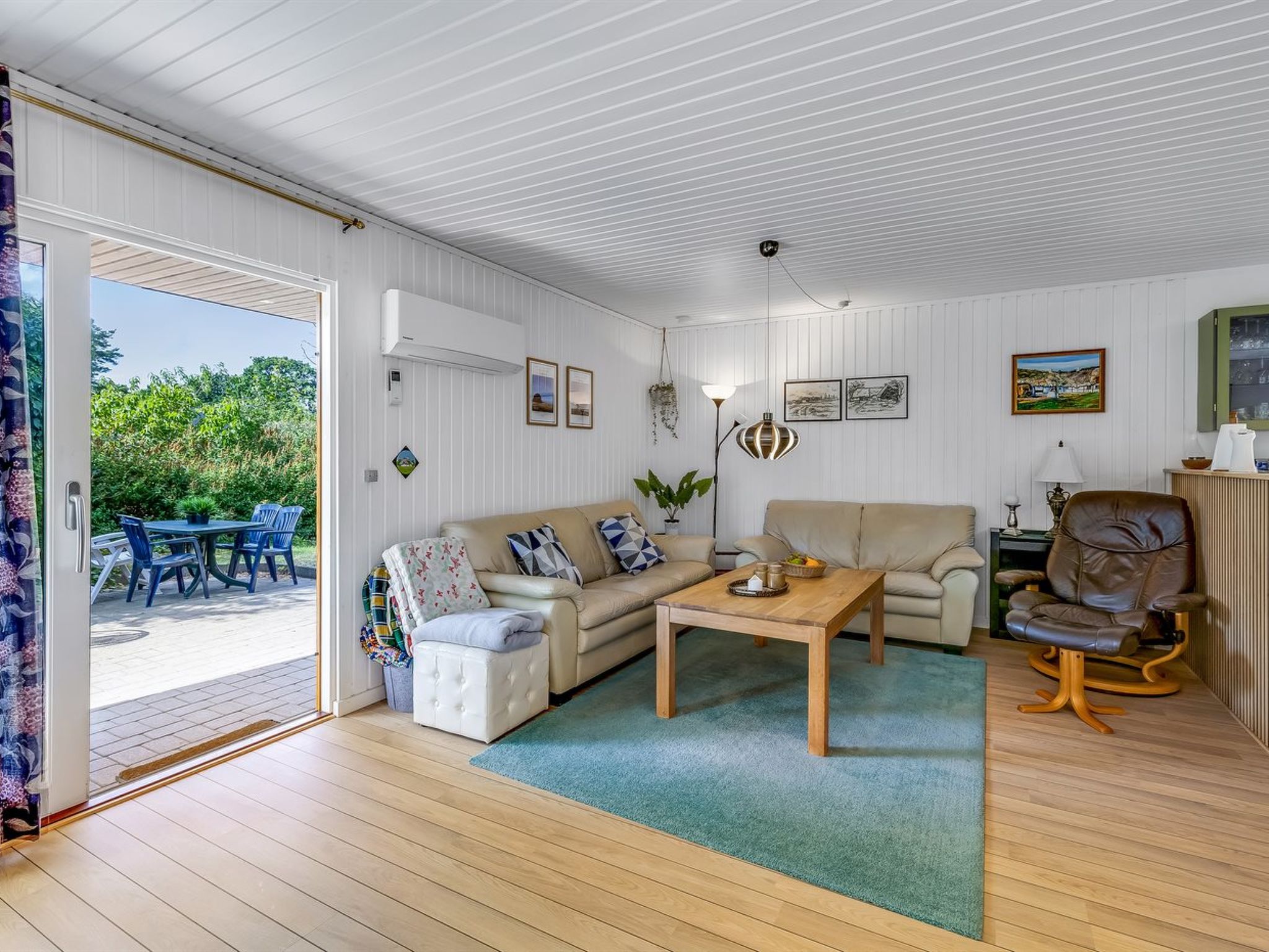 "Naema" - 500m from the sea-Dedans