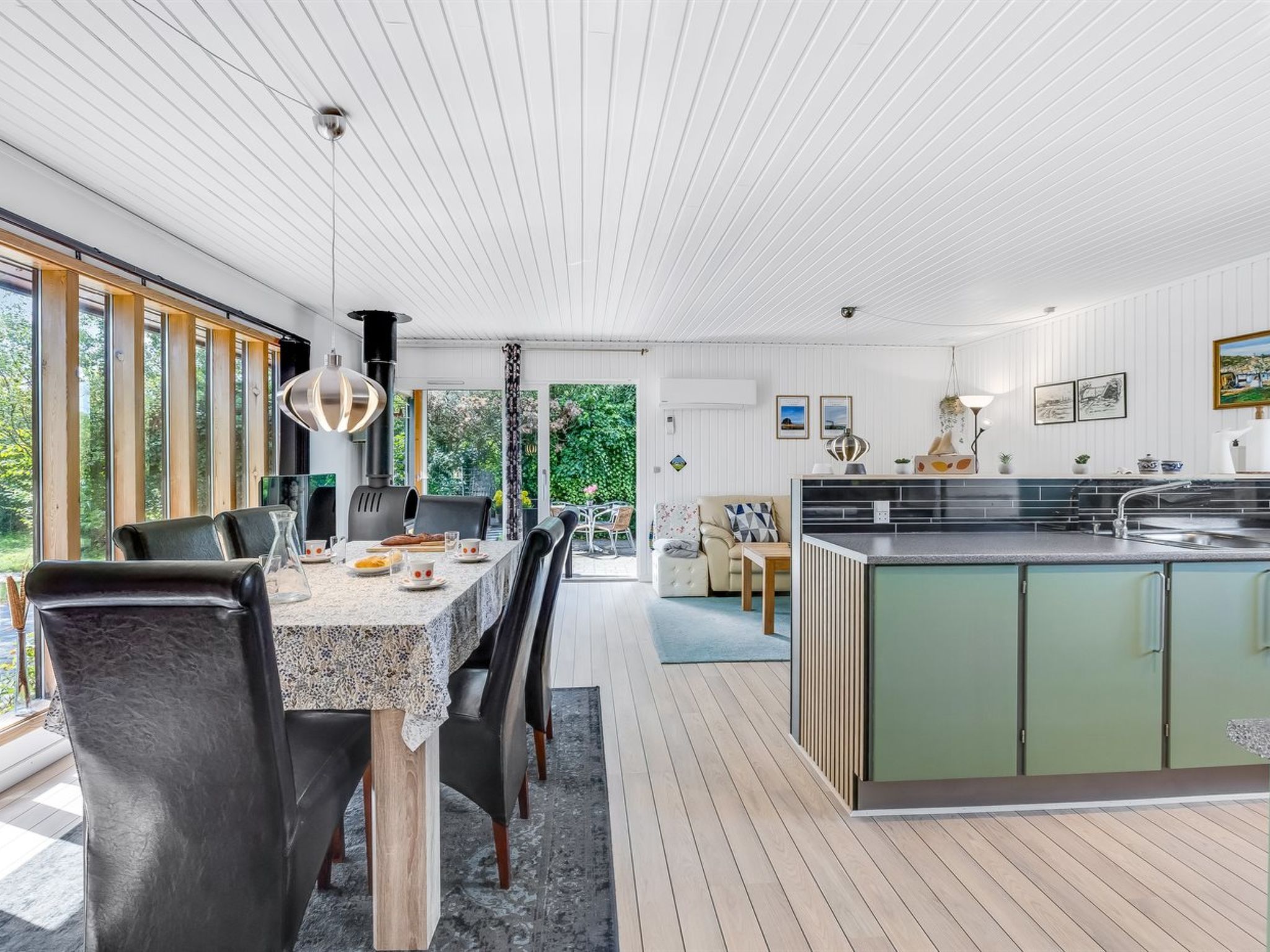 "Naema" - 500m from the sea-Dedans