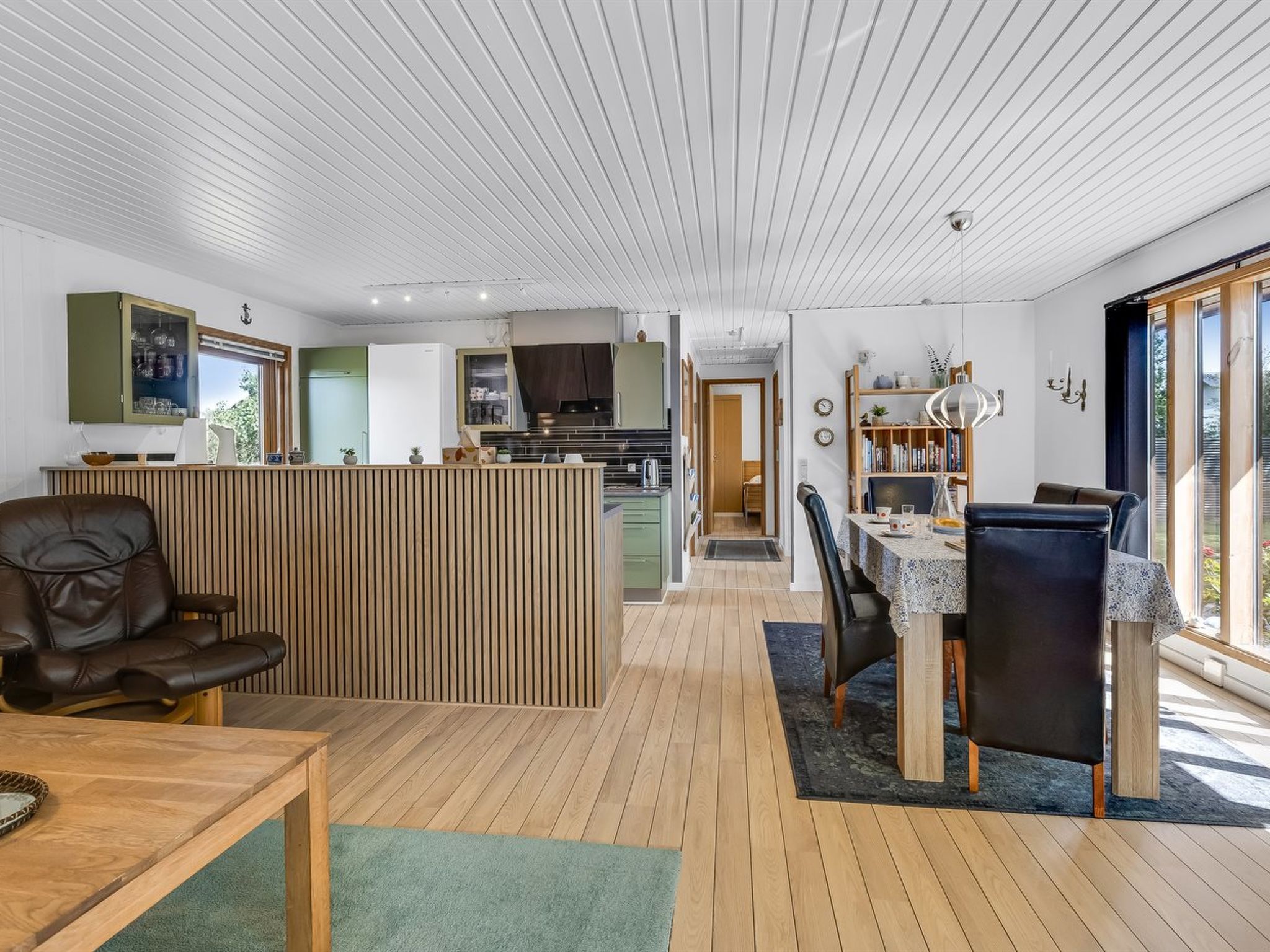 "Naema" - 500m from the sea - Binnen