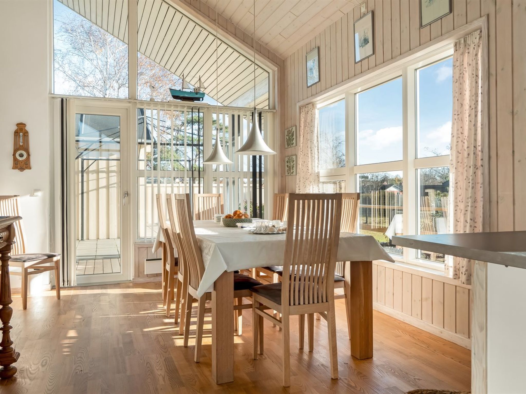 "Tjorven" - 400m from the sea - Binnen