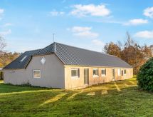 "Emelia" - 4.2km from the sea